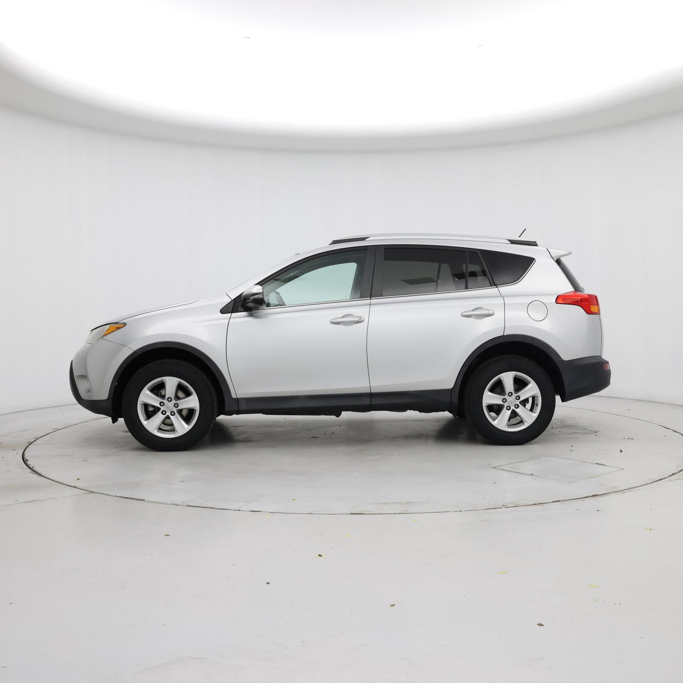Thumbnail: 2013 Toyota RAV4 - 3