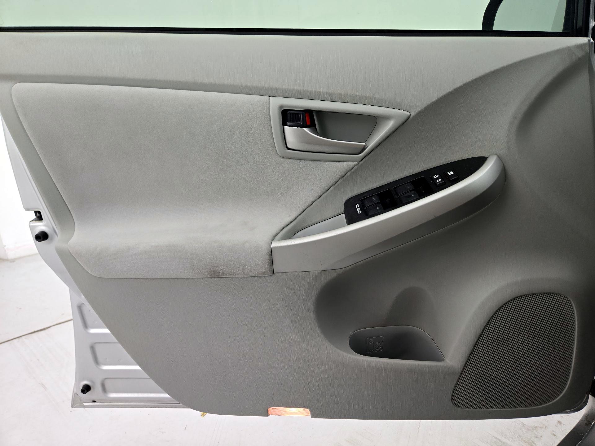 Thumbnail: 2014 Toyota Prius - 12