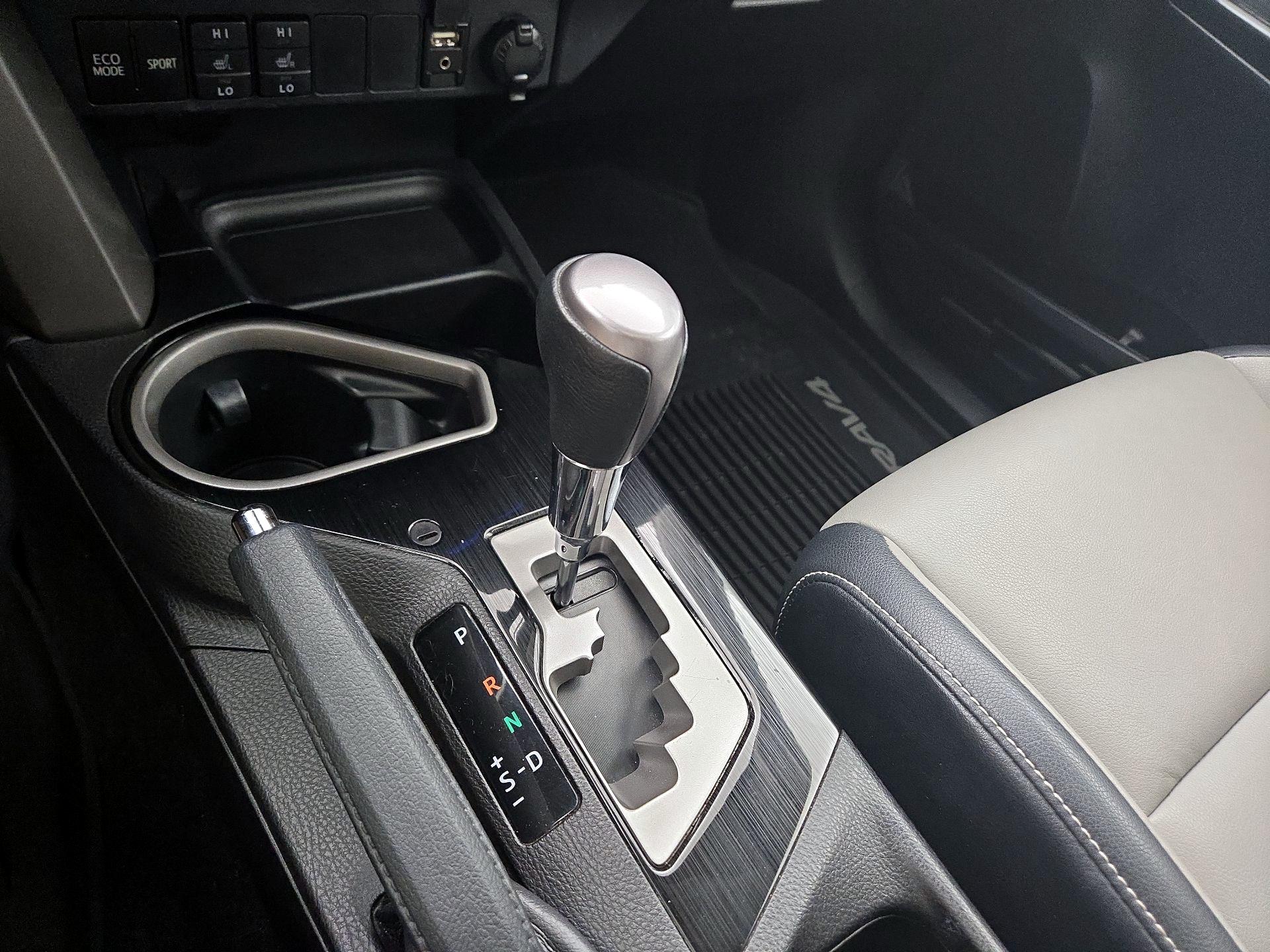Thumbnail: 2016 Toyota RAV4 - 17