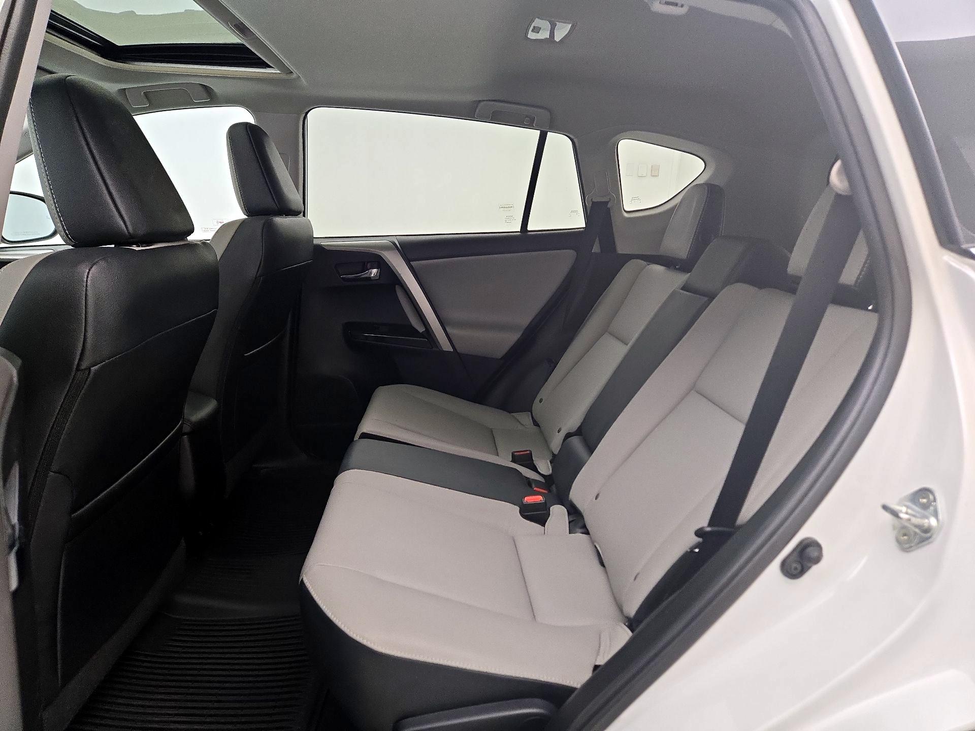 Thumbnail: 2016 Toyota RAV4 - 20