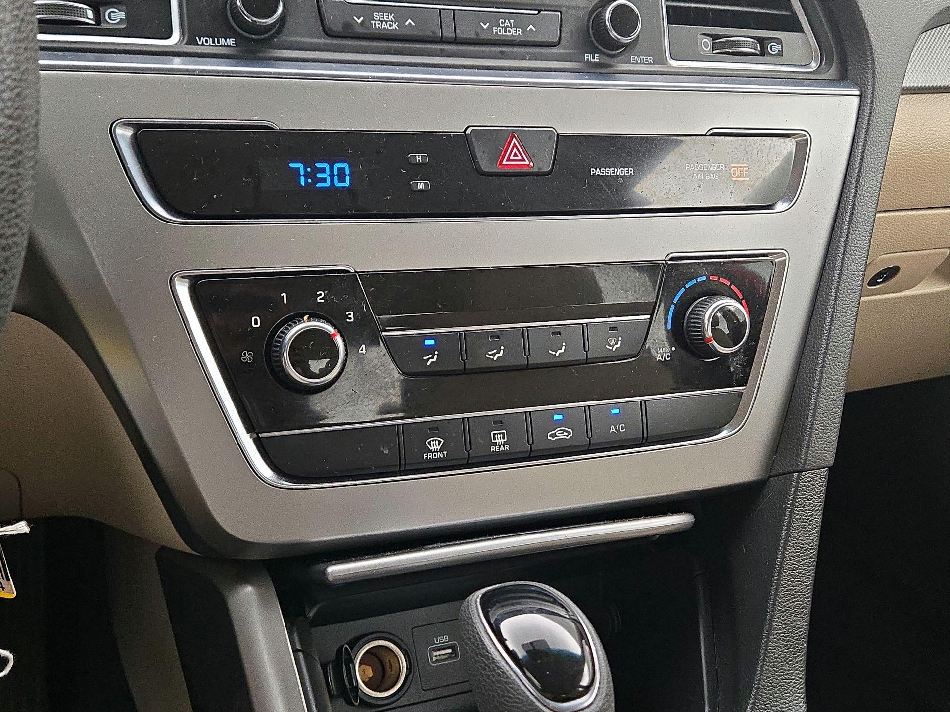 Thumbnail: 2015 Hyundai Sonata - 16