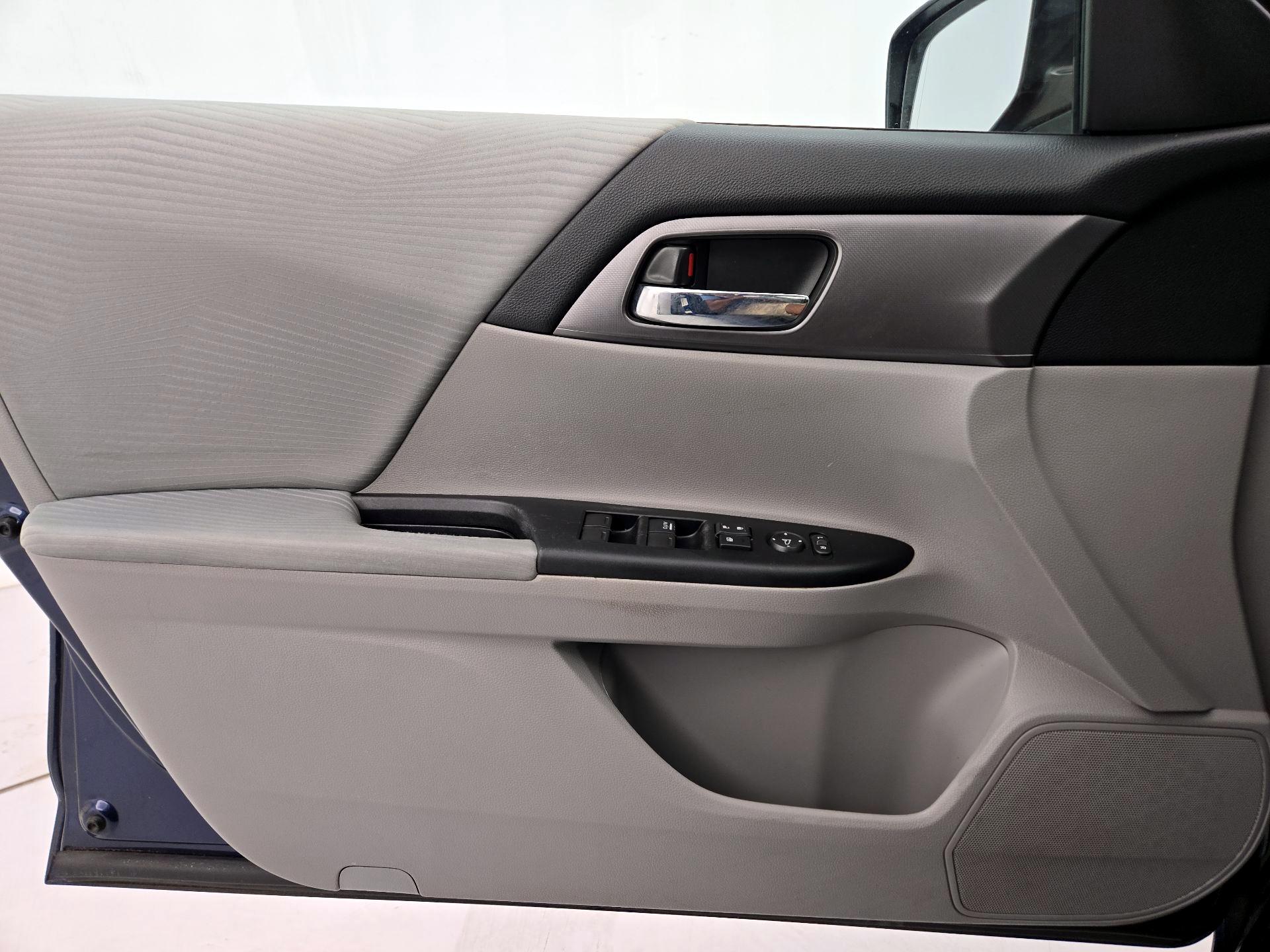 Thumbnail: 2015 Honda Accord - 12