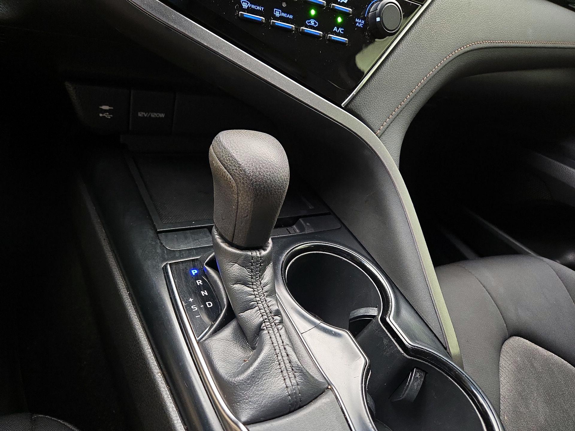 Thumbnail: 2018 Toyota Camry - 17