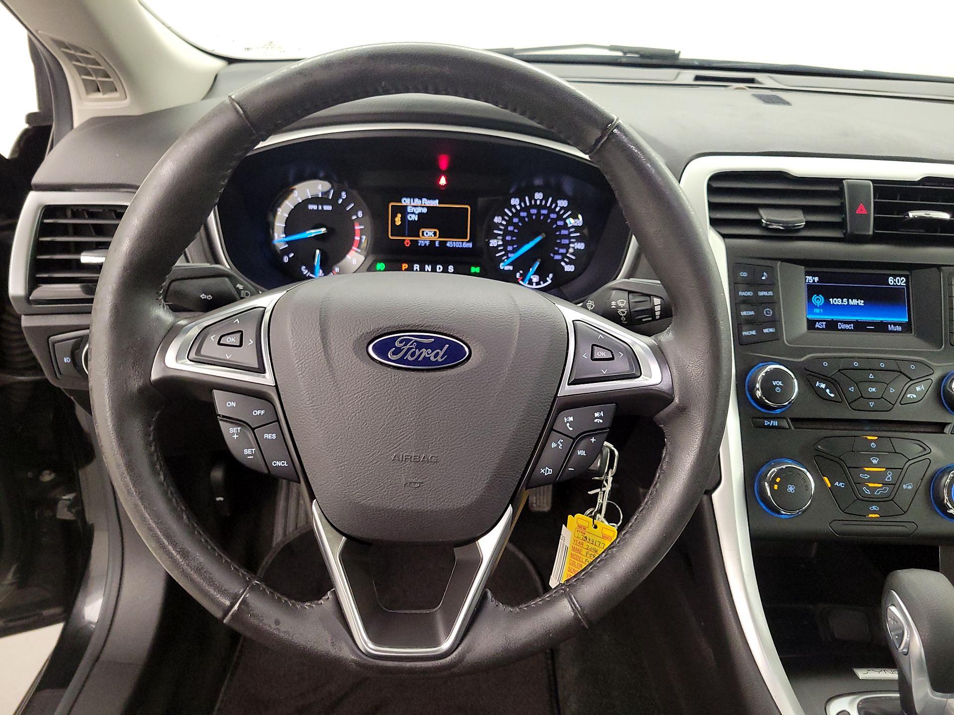 Thumbnail: 2016 Ford Fusion - 10