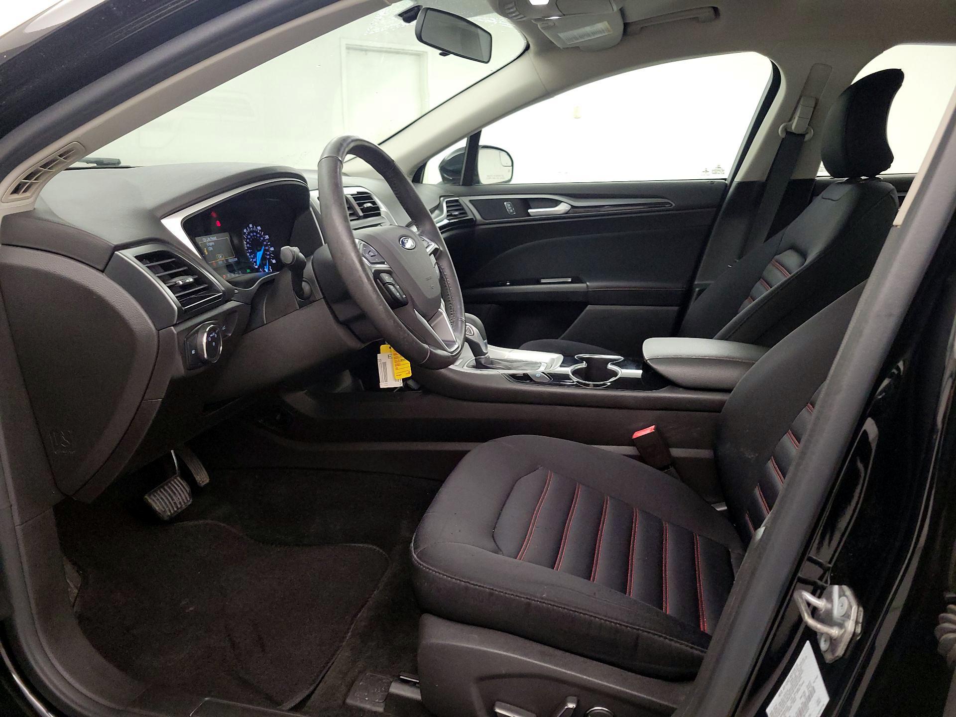 Thumbnail: 2016 Ford Fusion - 11