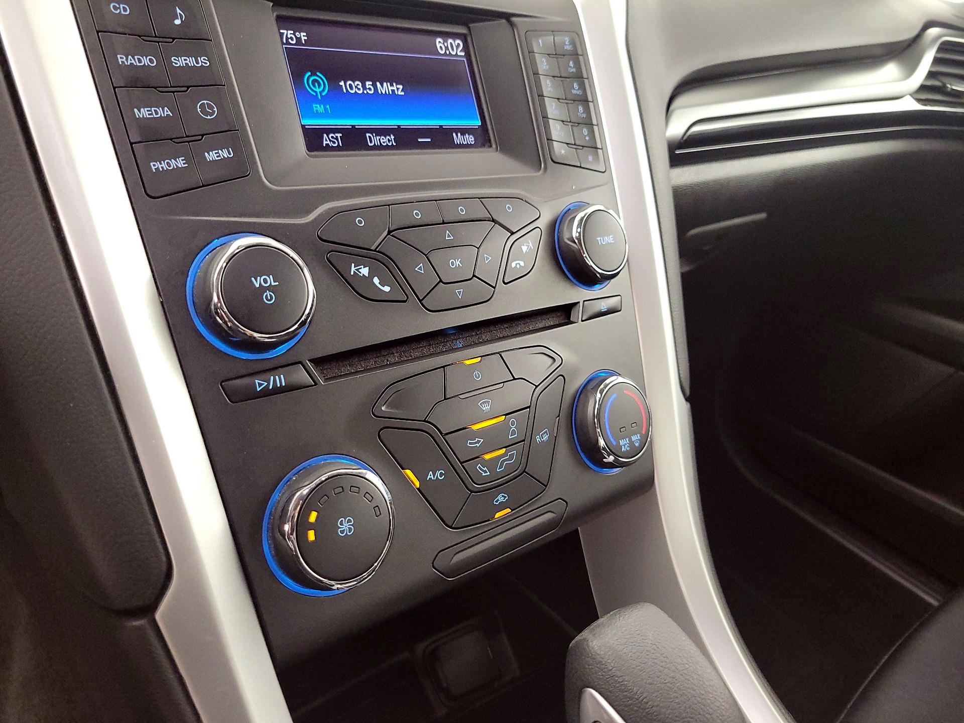 Thumbnail: 2016 Ford Fusion - 16