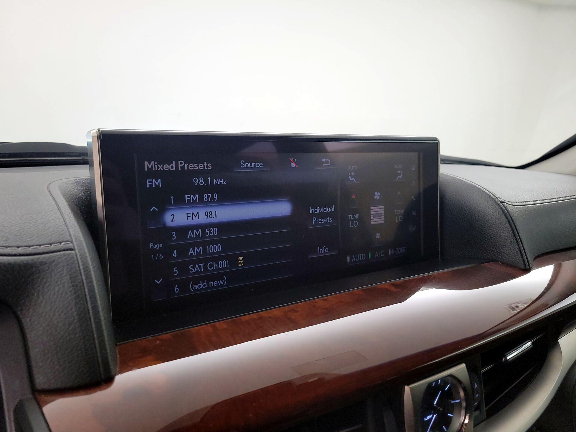 Thumbnail: 2020 Lexus LX - 16