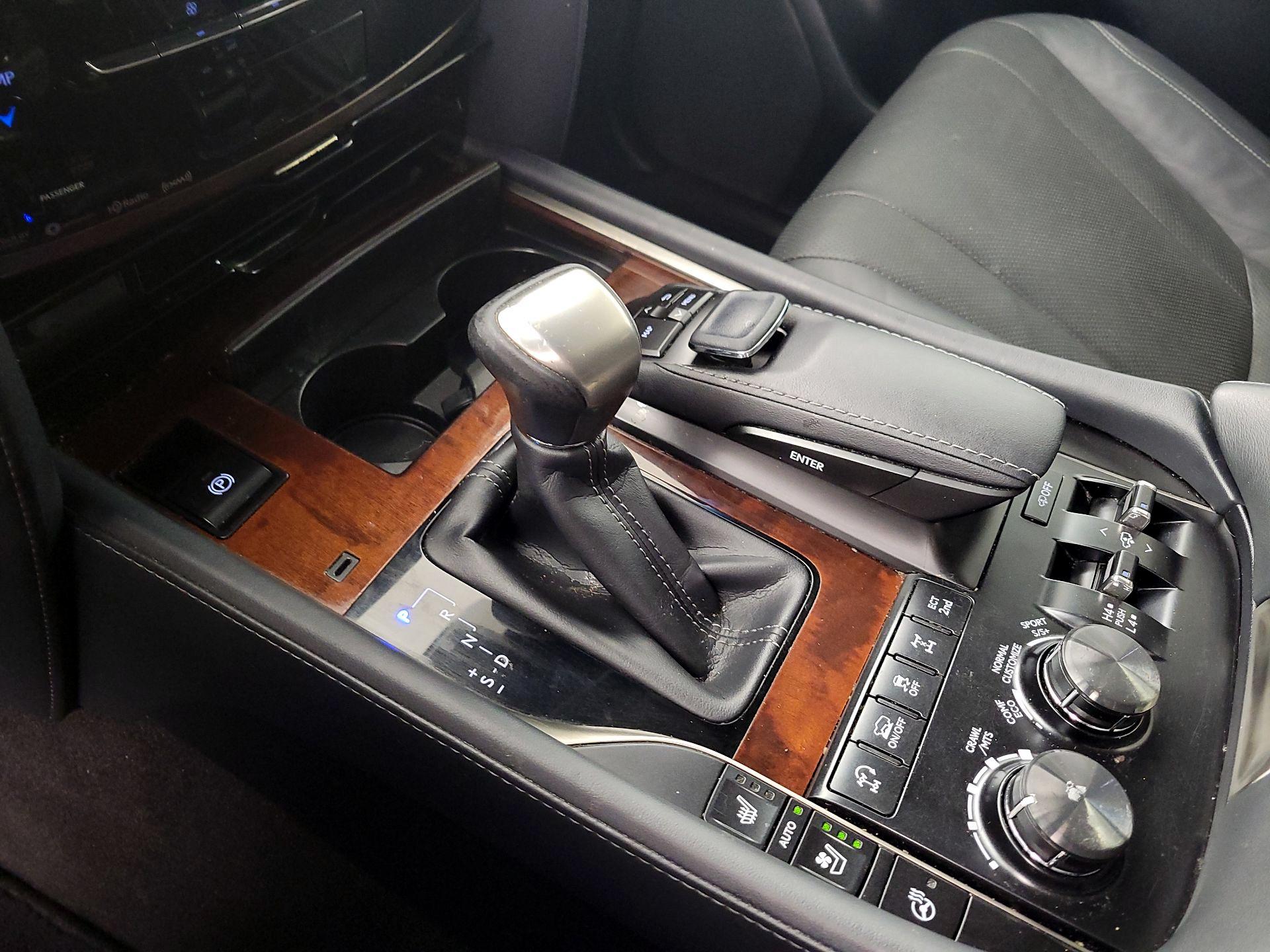 Thumbnail: 2020 Lexus LX - 18