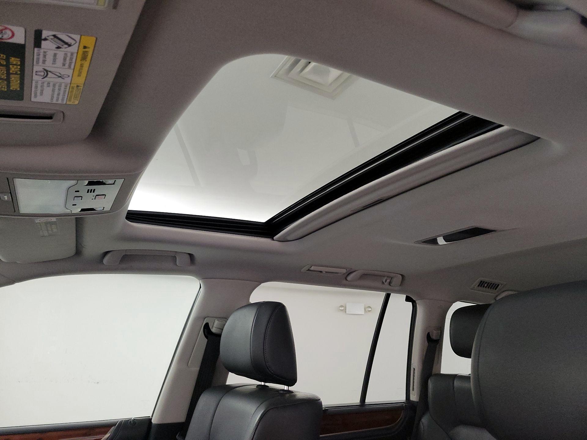 Thumbnail: 2020 Lexus LX - 19