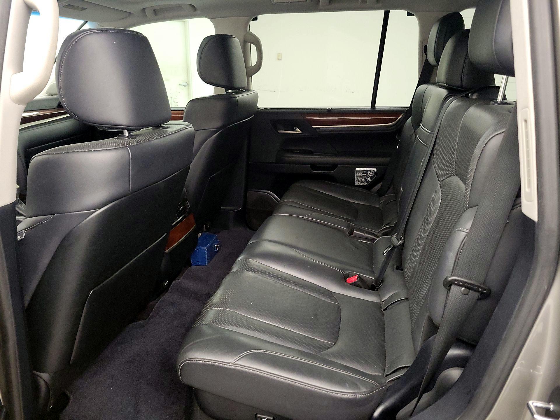 Thumbnail: 2020 Lexus LX - 20