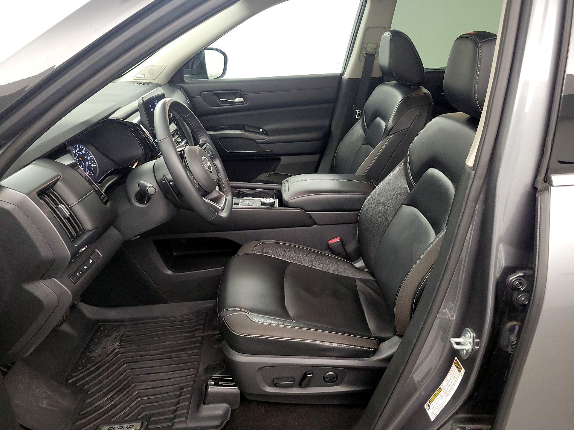 Thumbnail: 2023 Nissan Pathfinder - 11
