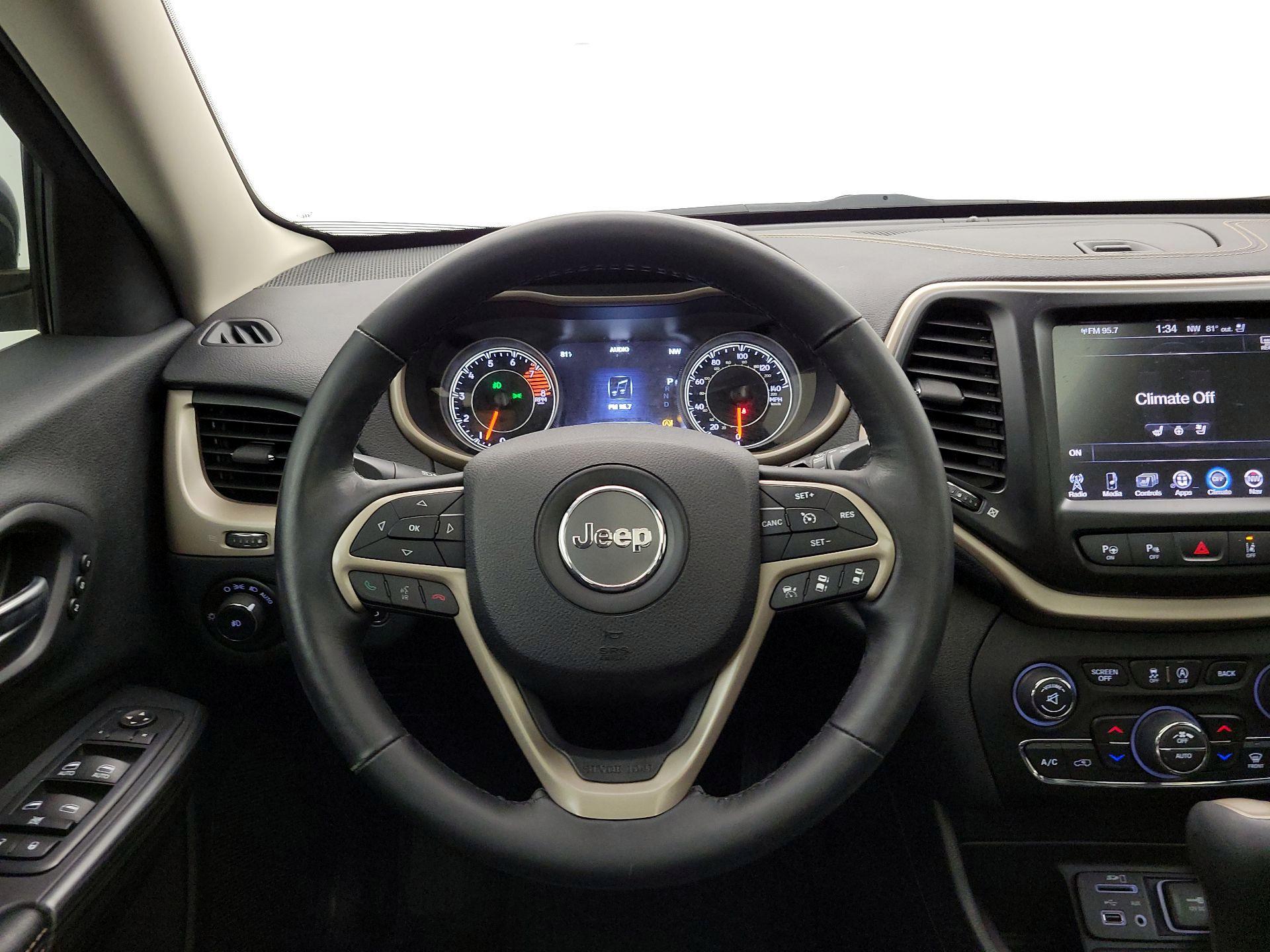 Thumbnail: 2016 Jeep Cherokee - 10