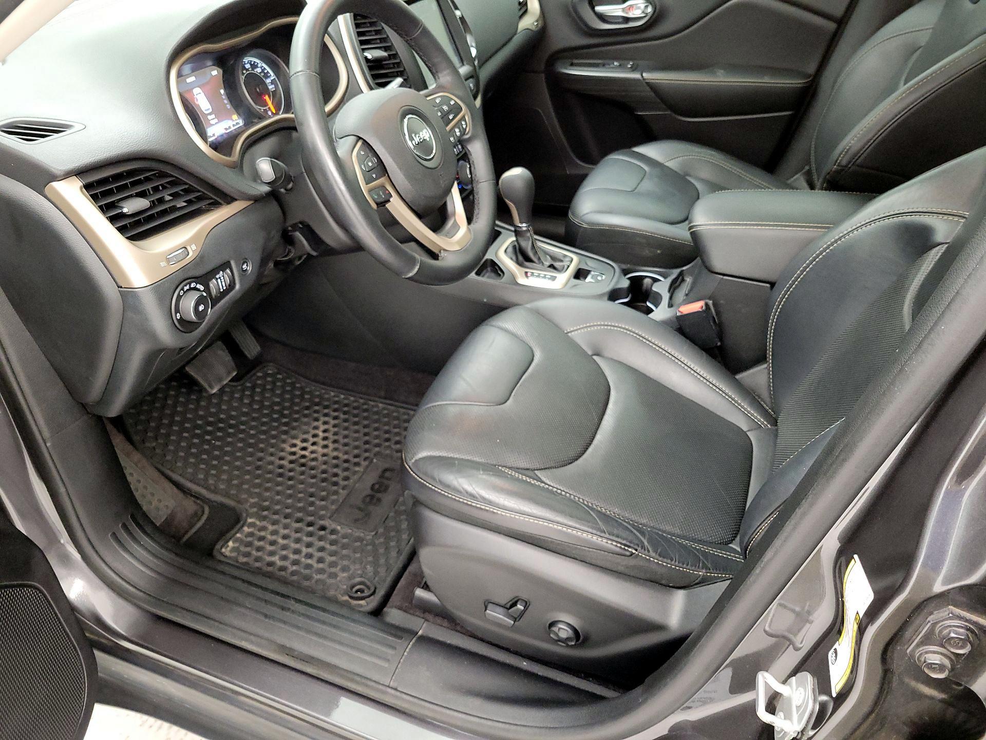Thumbnail: 2016 Jeep Cherokee - 11