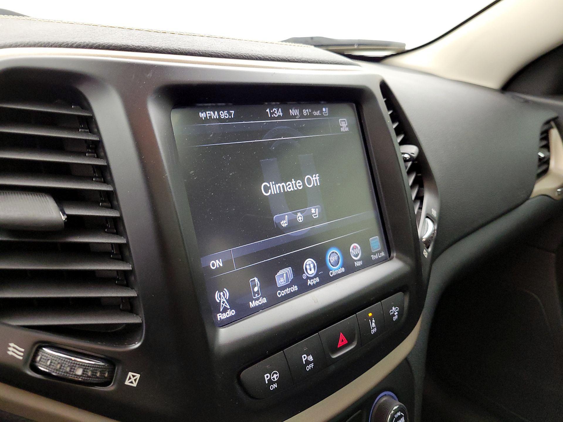 Thumbnail: 2016 Jeep Cherokee - 13