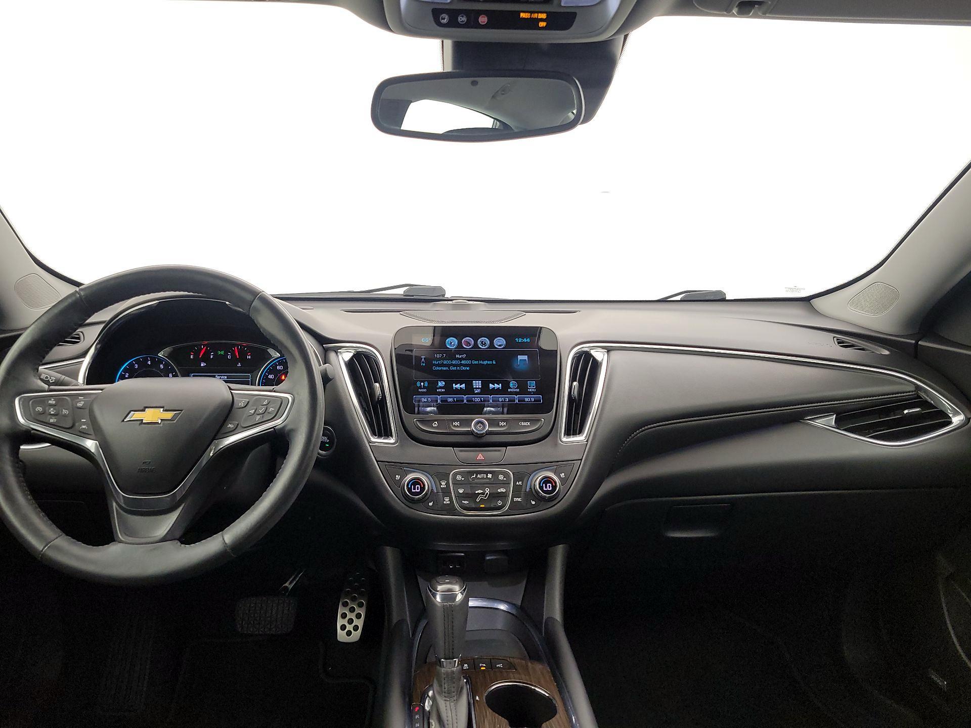 Thumbnail: 2016 Chevrolet Malibu - 9