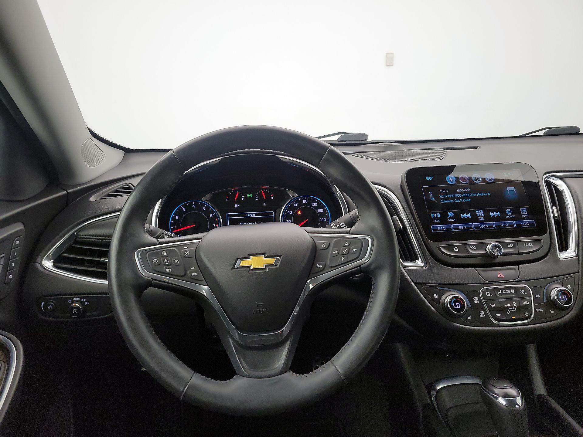 Thumbnail: 2016 Chevrolet Malibu - 10