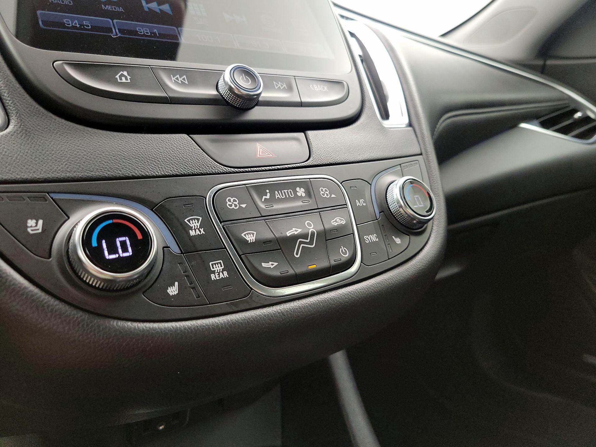 Thumbnail: 2016 Chevrolet Malibu - 14