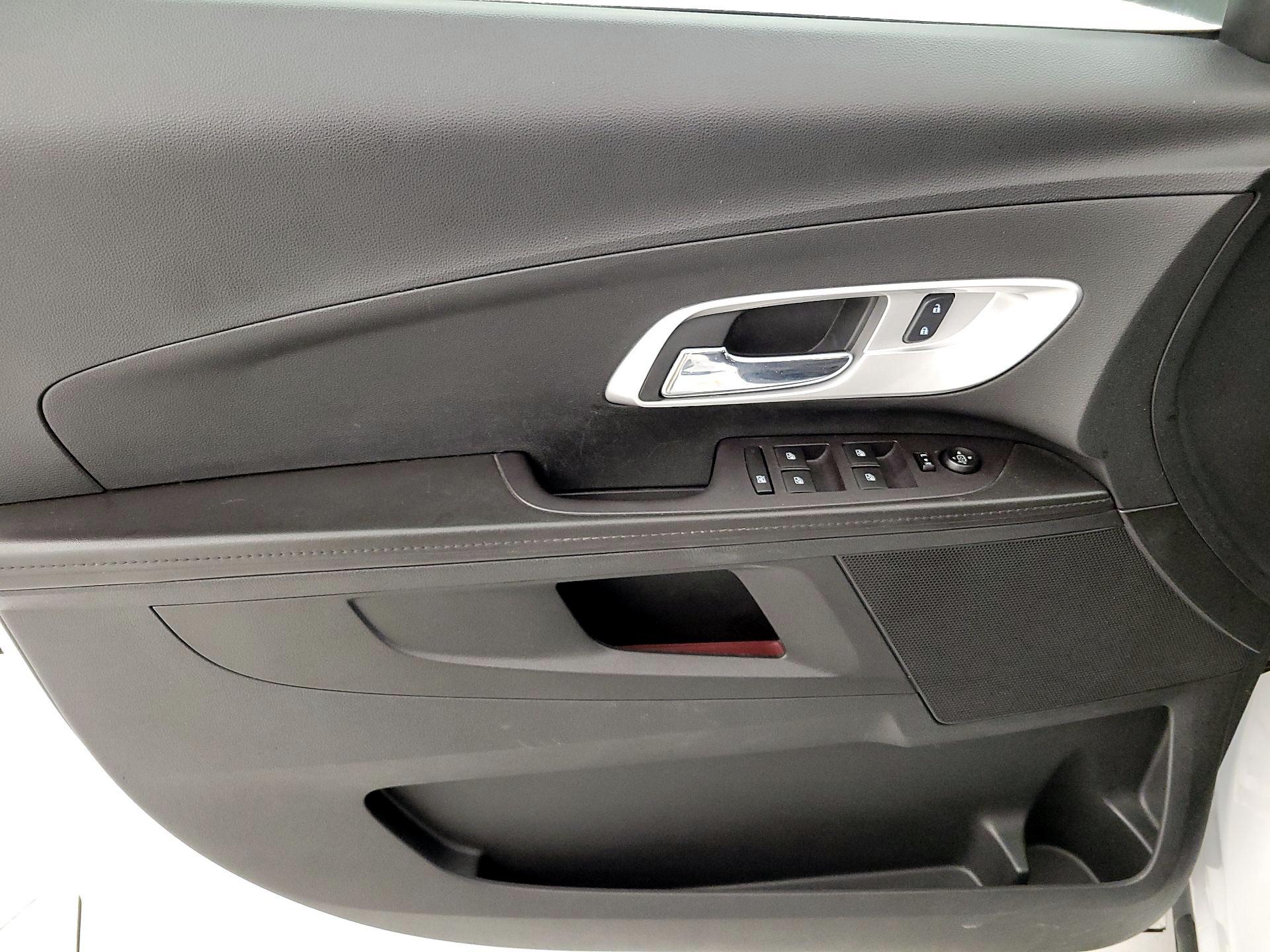 Thumbnail: 2016 Chevrolet Equinox - 12