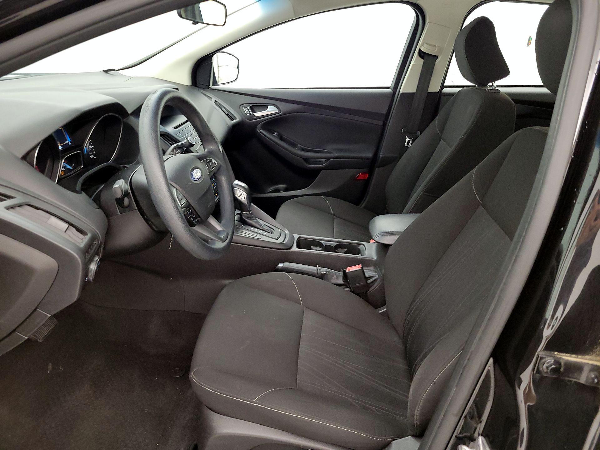 Thumbnail: 2015 Ford Focus - 11