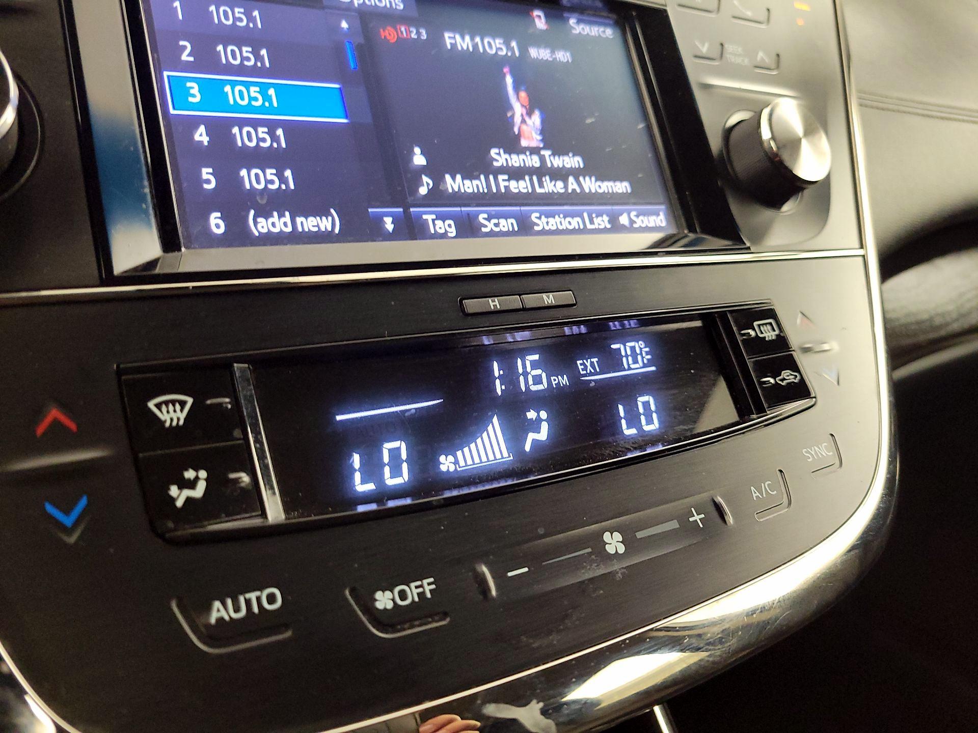 Thumbnail: 2018 Toyota Avalon - 16