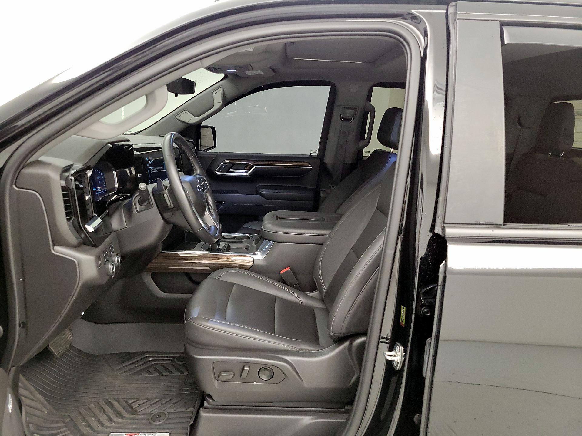 Thumbnail: 2022 Chevrolet Silverado 1500 - 11