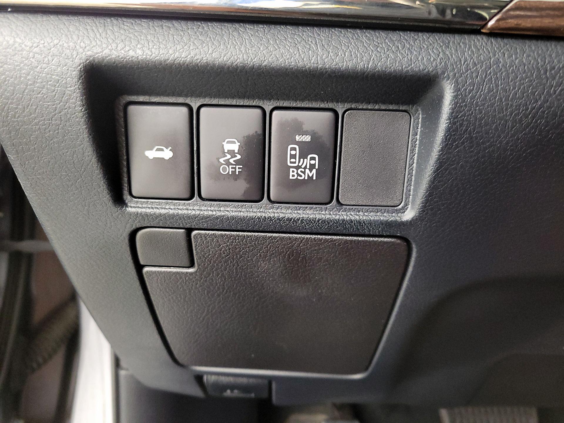 Thumbnail: 2014 Toyota Avalon - 13