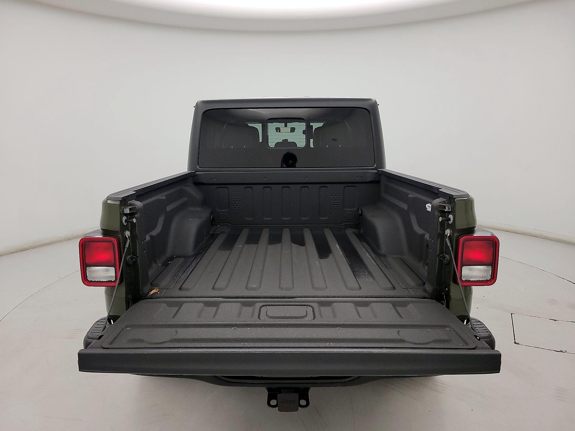 Thumbnail: 2022 Jeep Gladiator - 17
