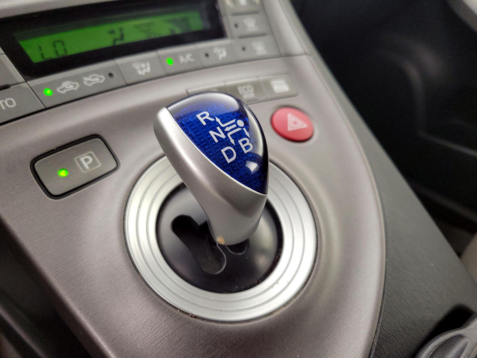 Thumbnail: 2015 Toyota Prius - 18