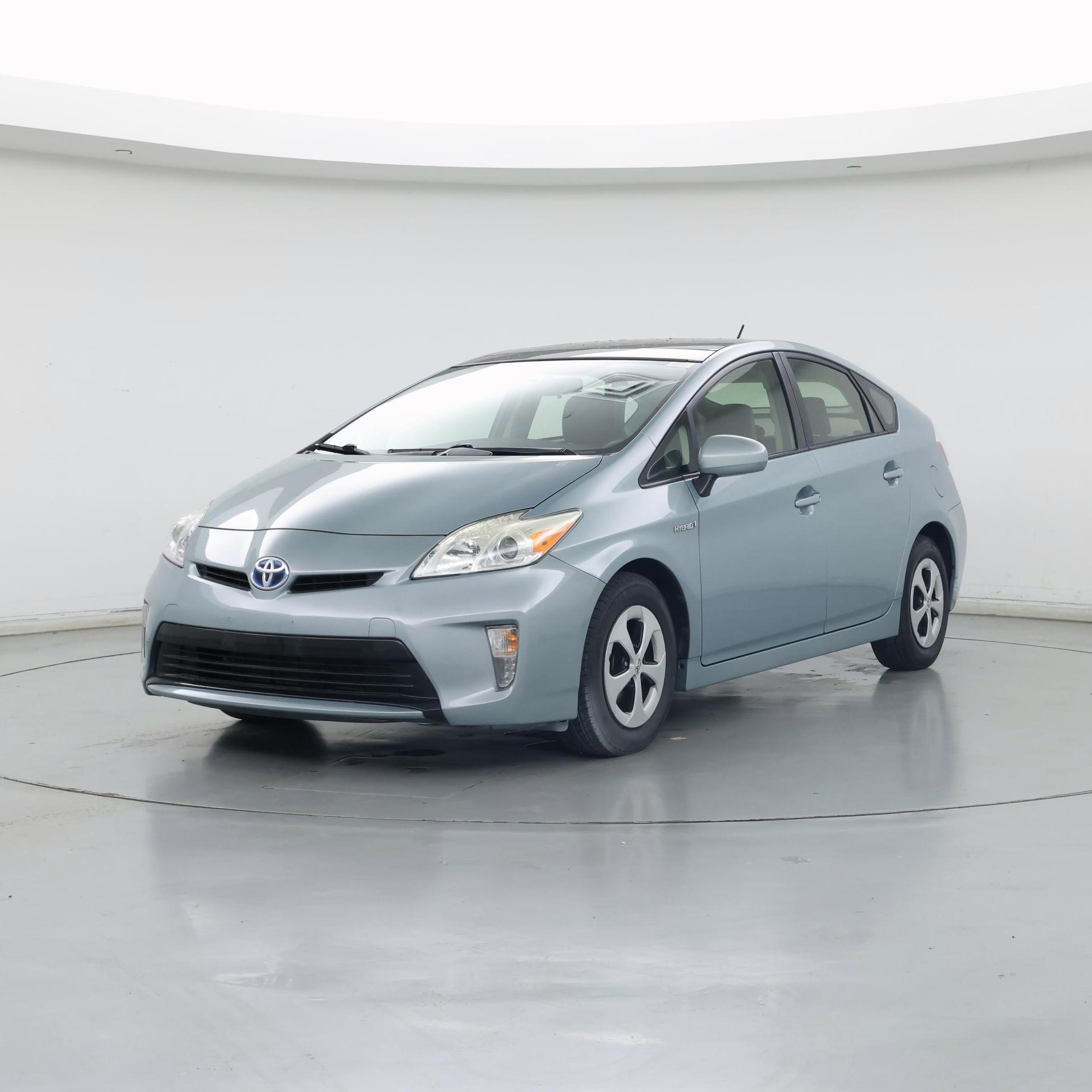 Thumbnail: 2015 Toyota Prius - 4