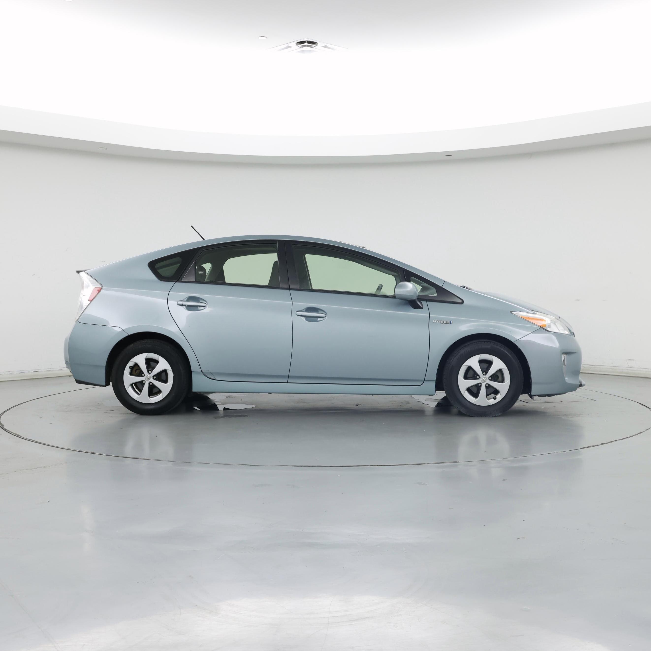 Thumbnail: 2015 Toyota Prius - 7