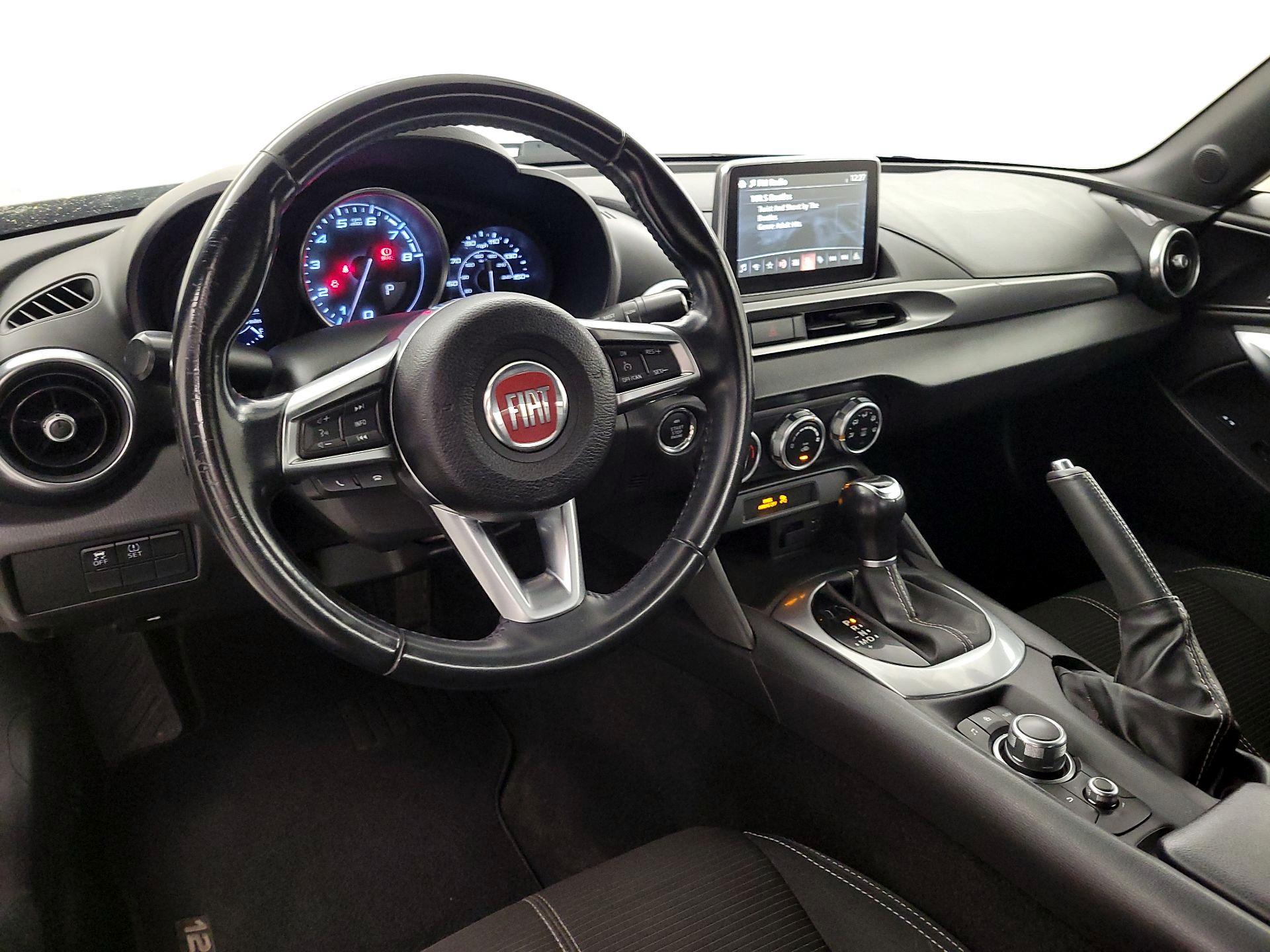 Thumbnail: 2018 Fiat 124 Spider - 9