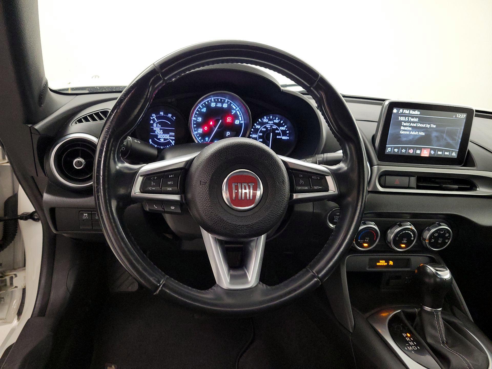 Thumbnail: 2018 Fiat 124 Spider - 10
