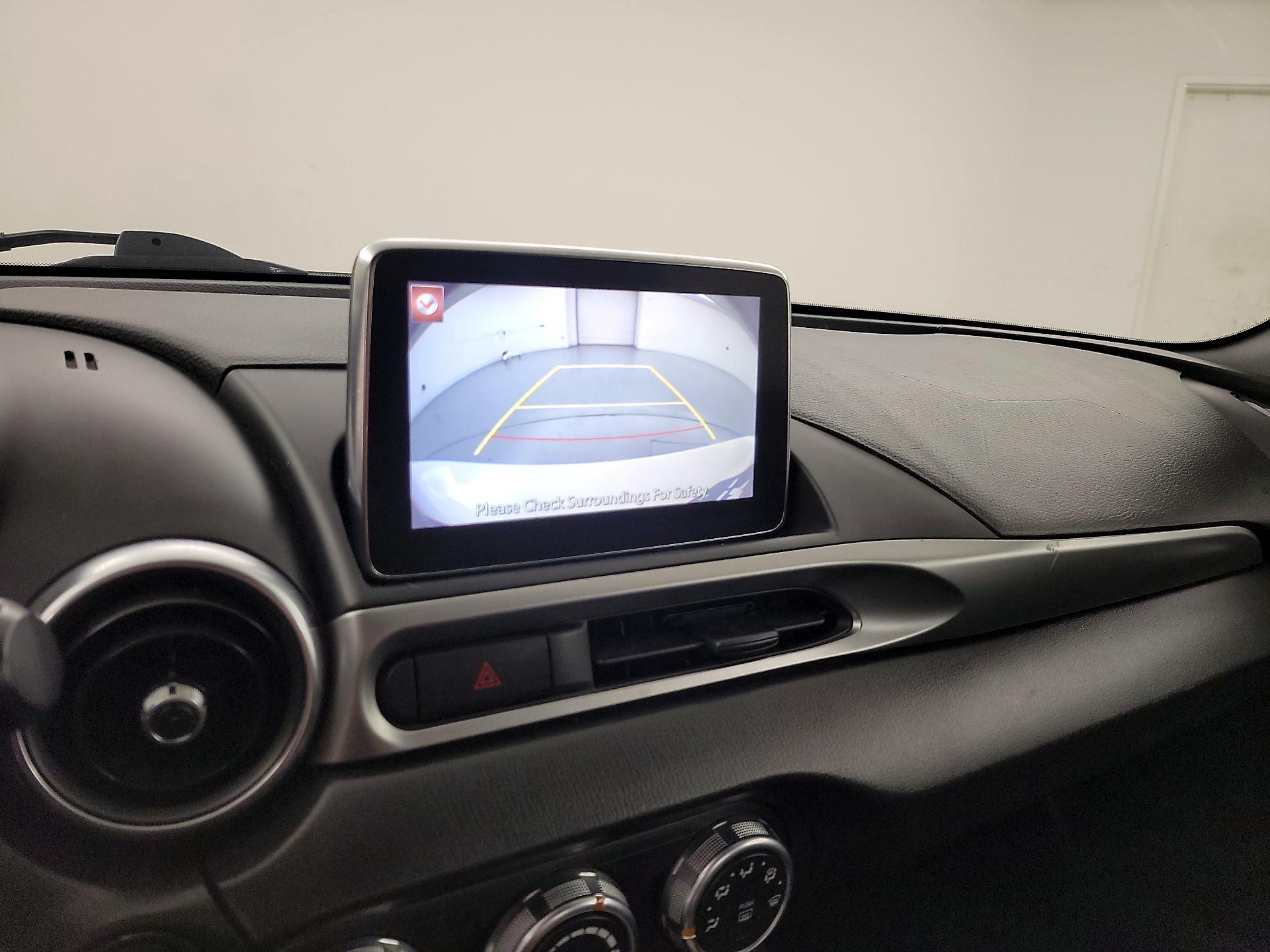 Thumbnail: 2018 Fiat 124 Spider - 14