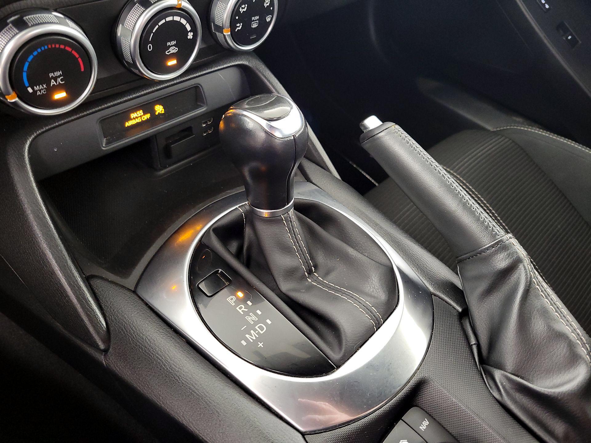 Thumbnail: 2018 Fiat 124 Spider - 17