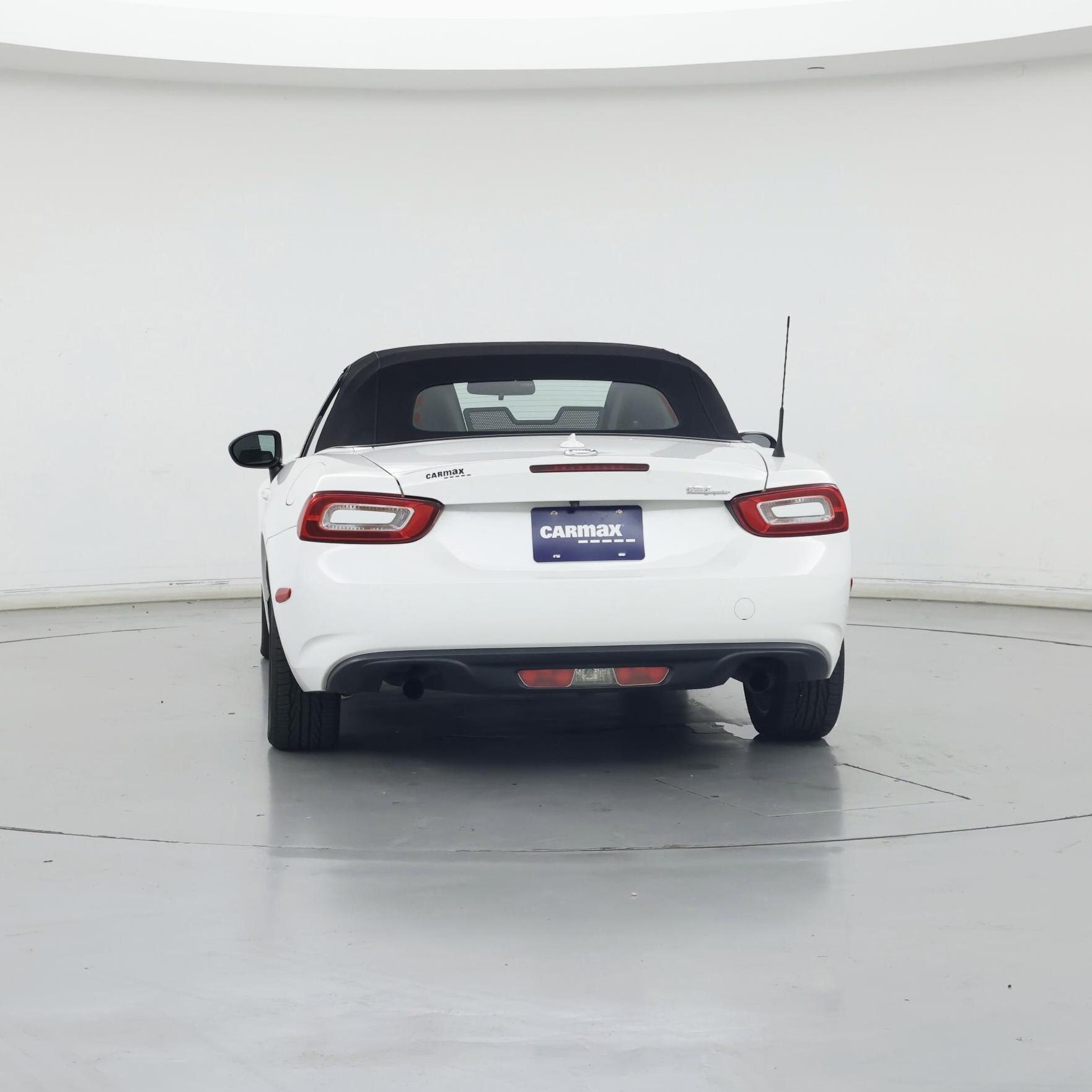 Thumbnail: 2018 Fiat 124 Spider - 6