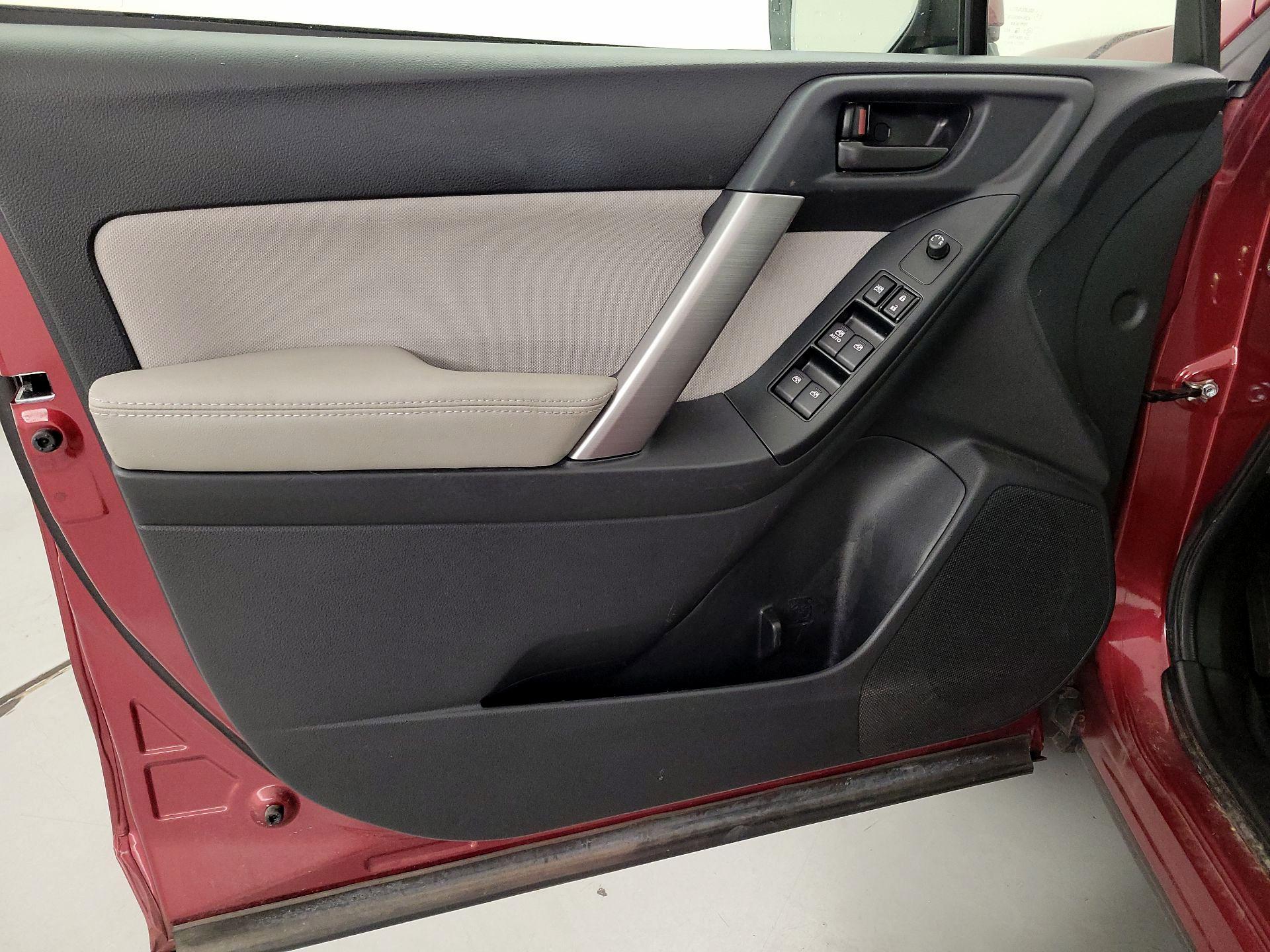 Thumbnail: 2016 Subaru Forester - 12