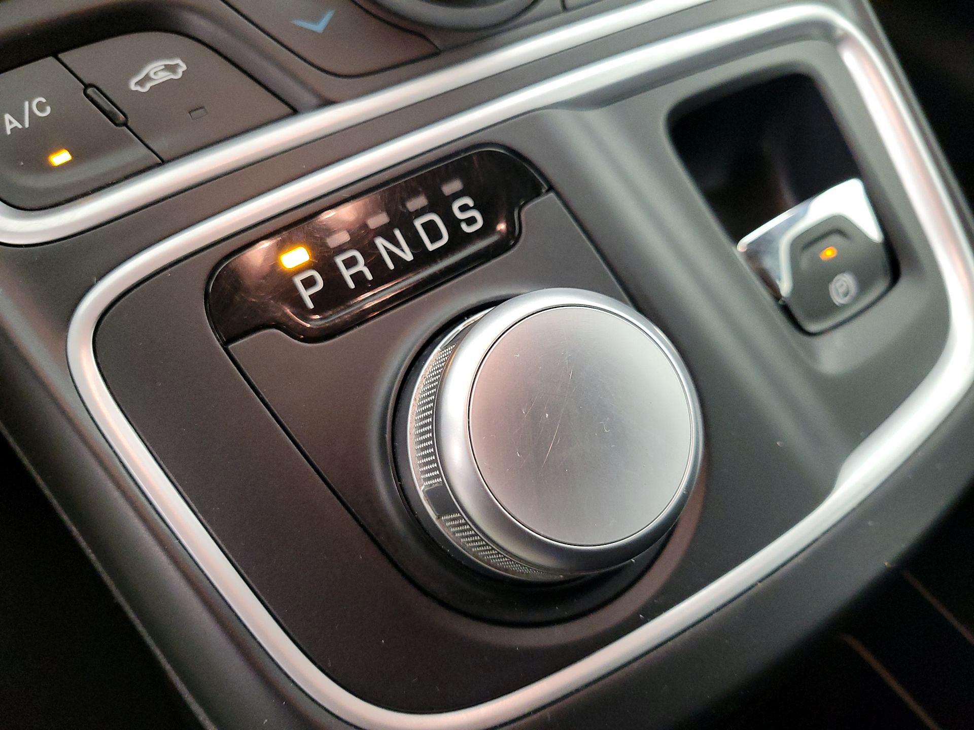 Thumbnail: 2015 Chrysler 200 - 18
