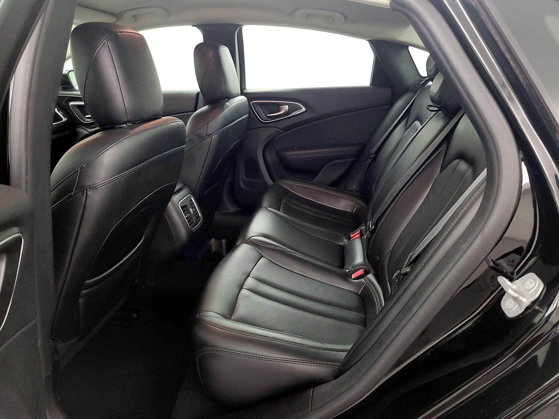 Thumbnail: 2015 Chrysler 200 - 20