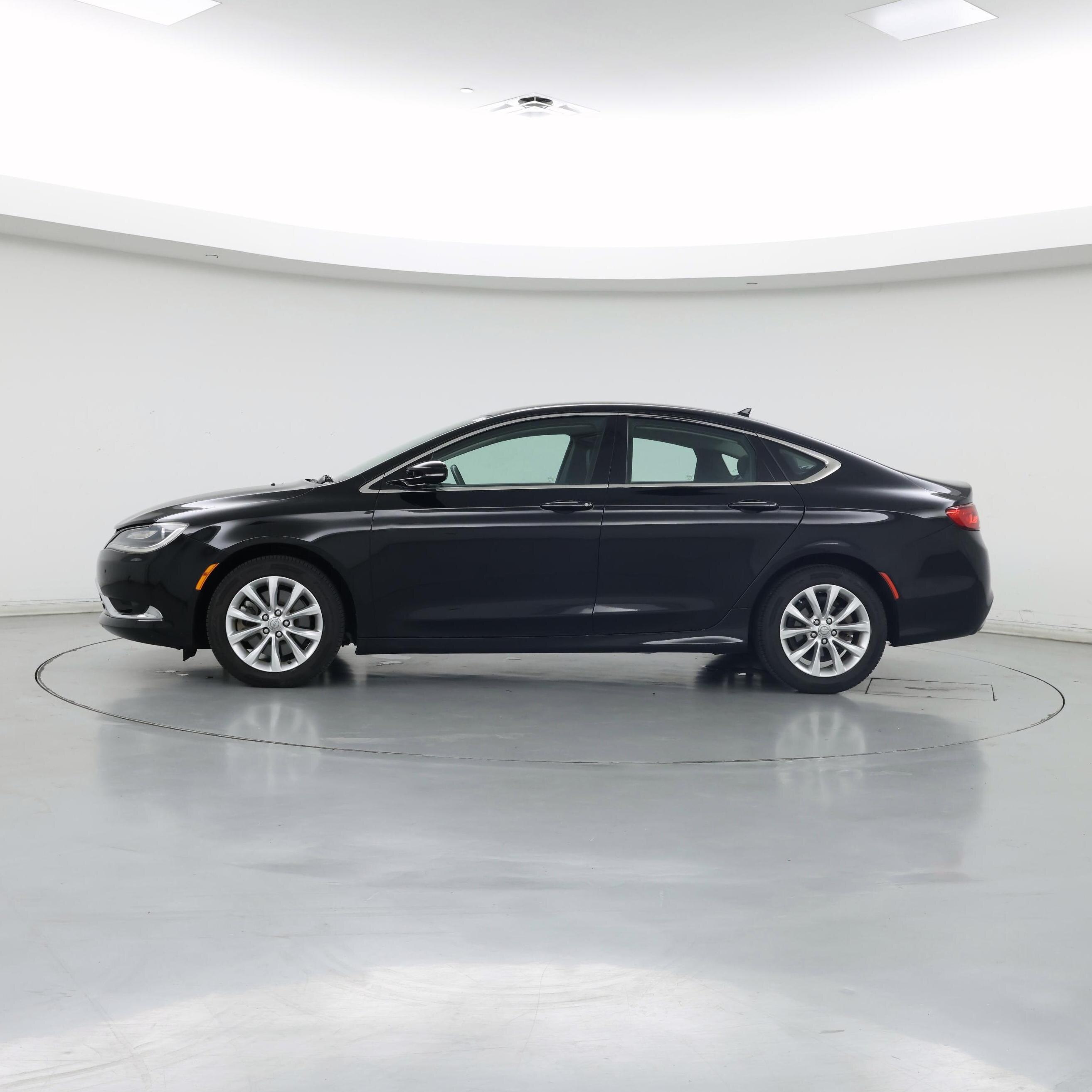 Thumbnail: 2015 Chrysler 200 - 3