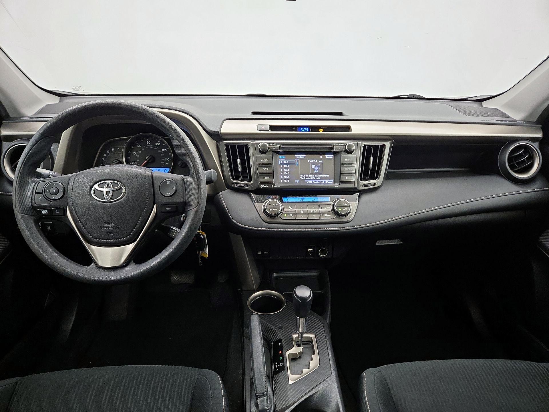 Thumbnail: 2015 Toyota RAV4 - 9