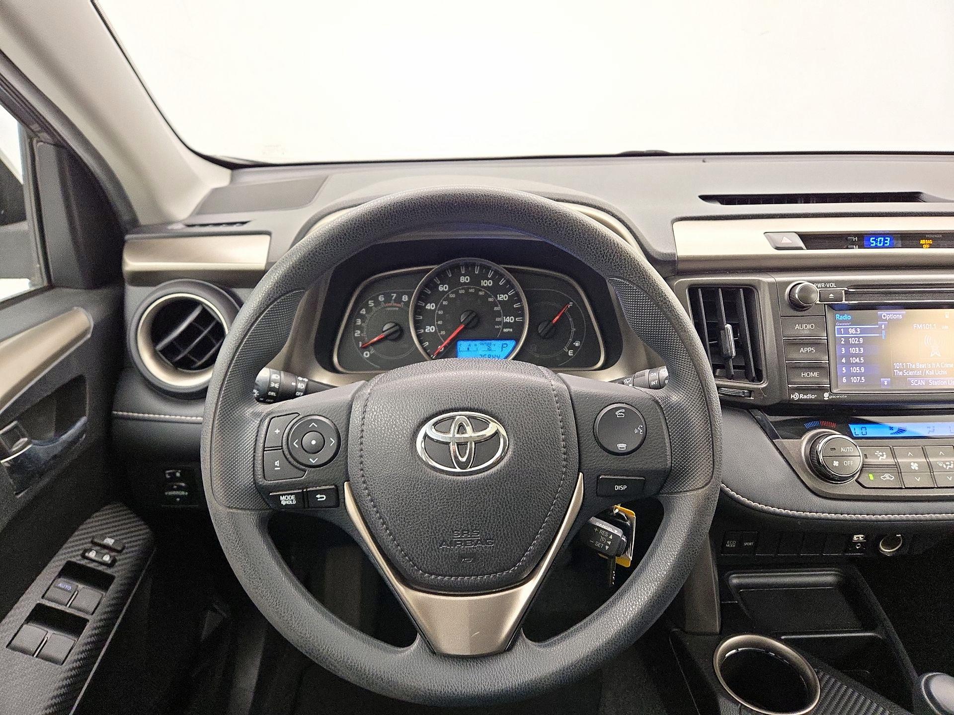 Thumbnail: 2015 Toyota RAV4 - 10