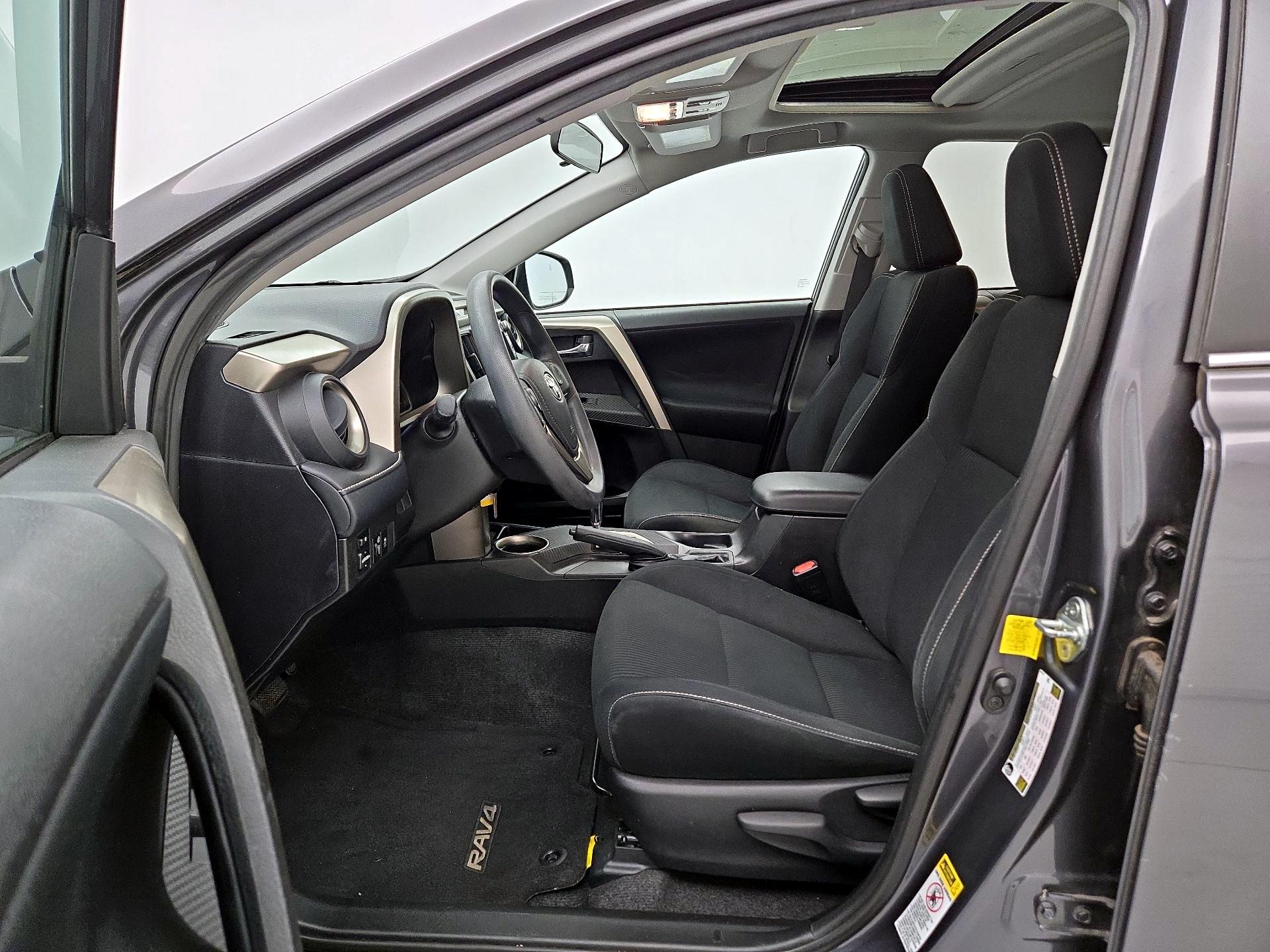 Thumbnail: 2015 Toyota RAV4 - 11