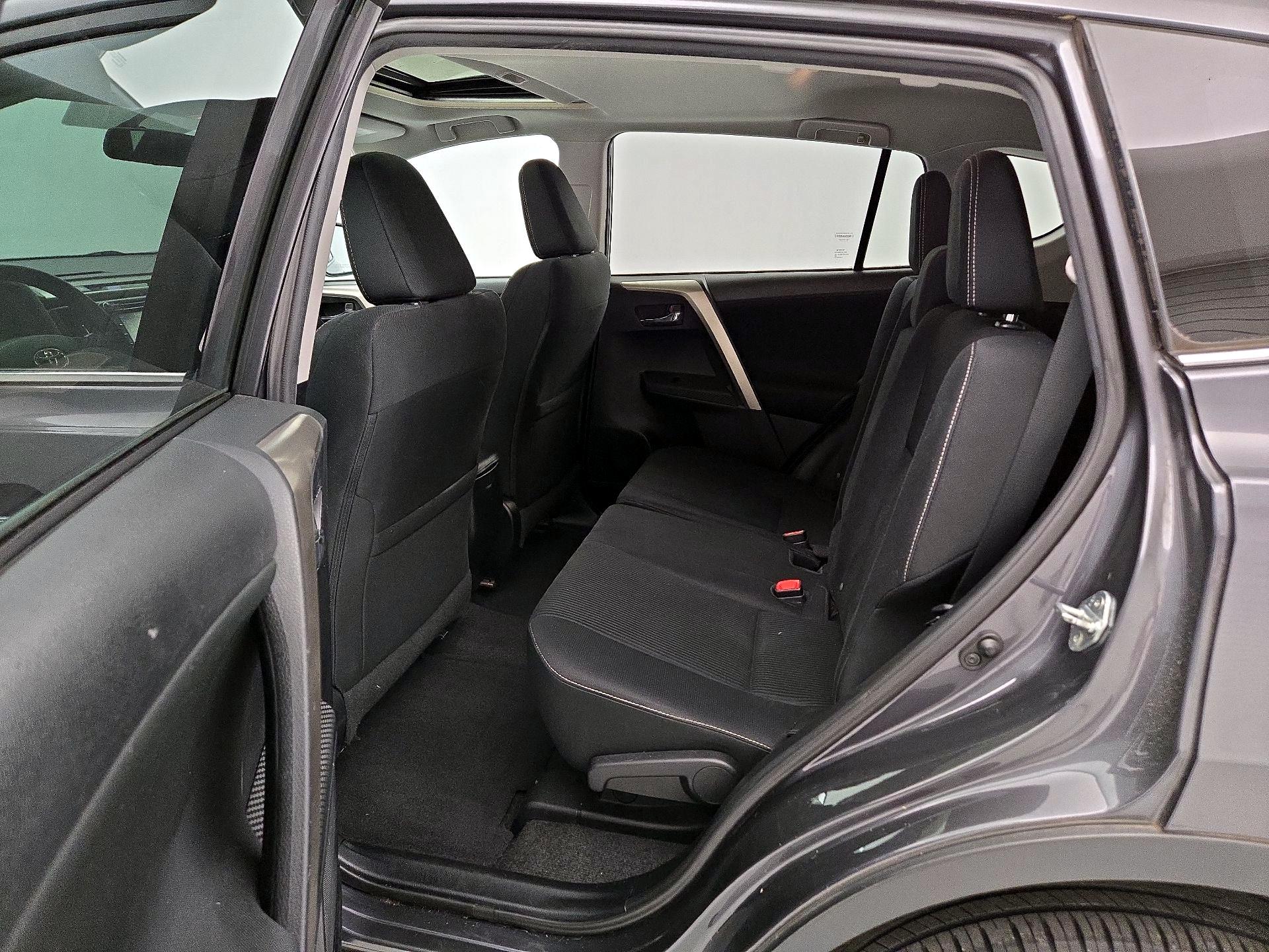 Thumbnail: 2015 Toyota RAV4 - 20