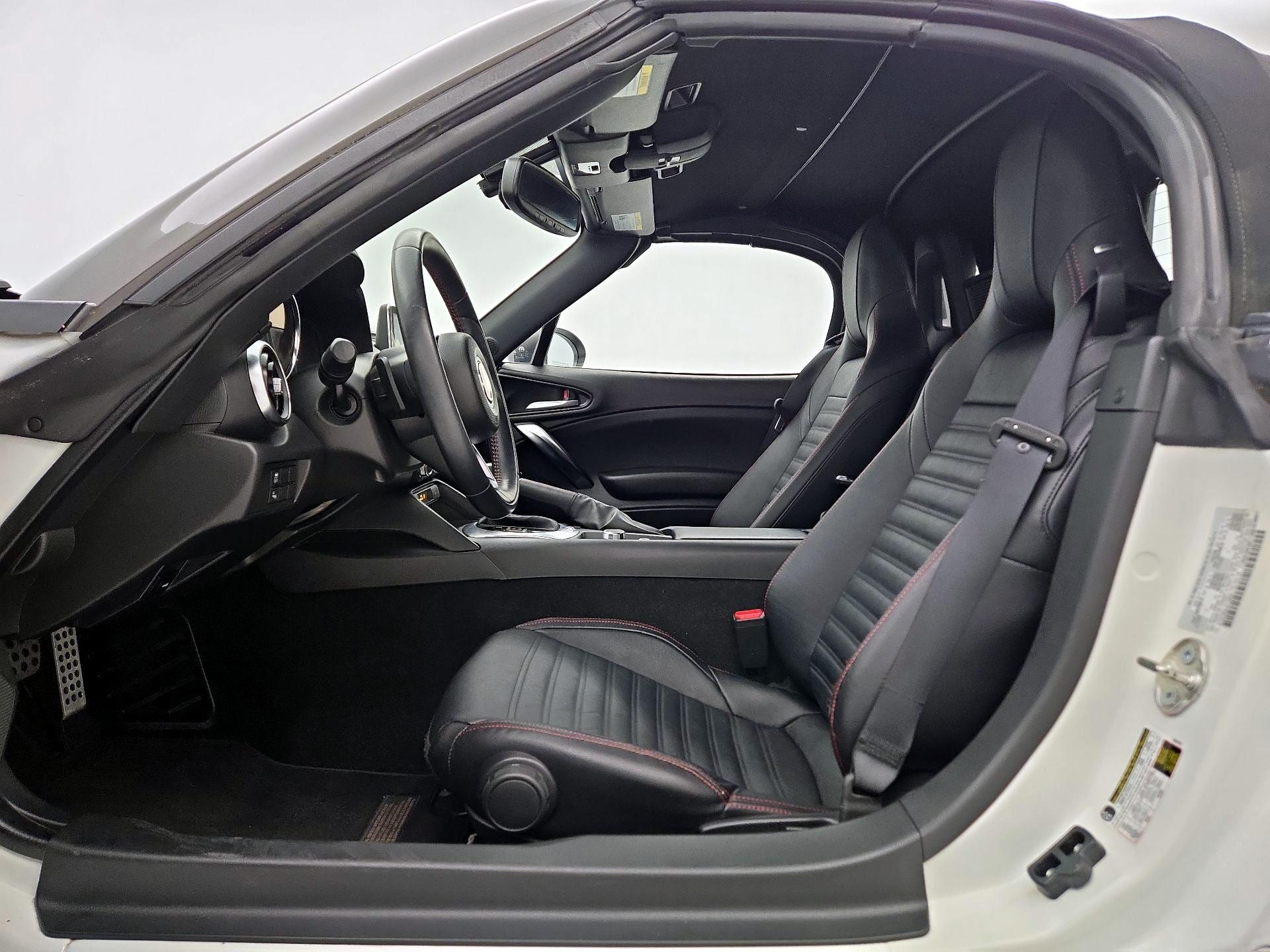 Thumbnail: 2018 Fiat 124 Spider - 11