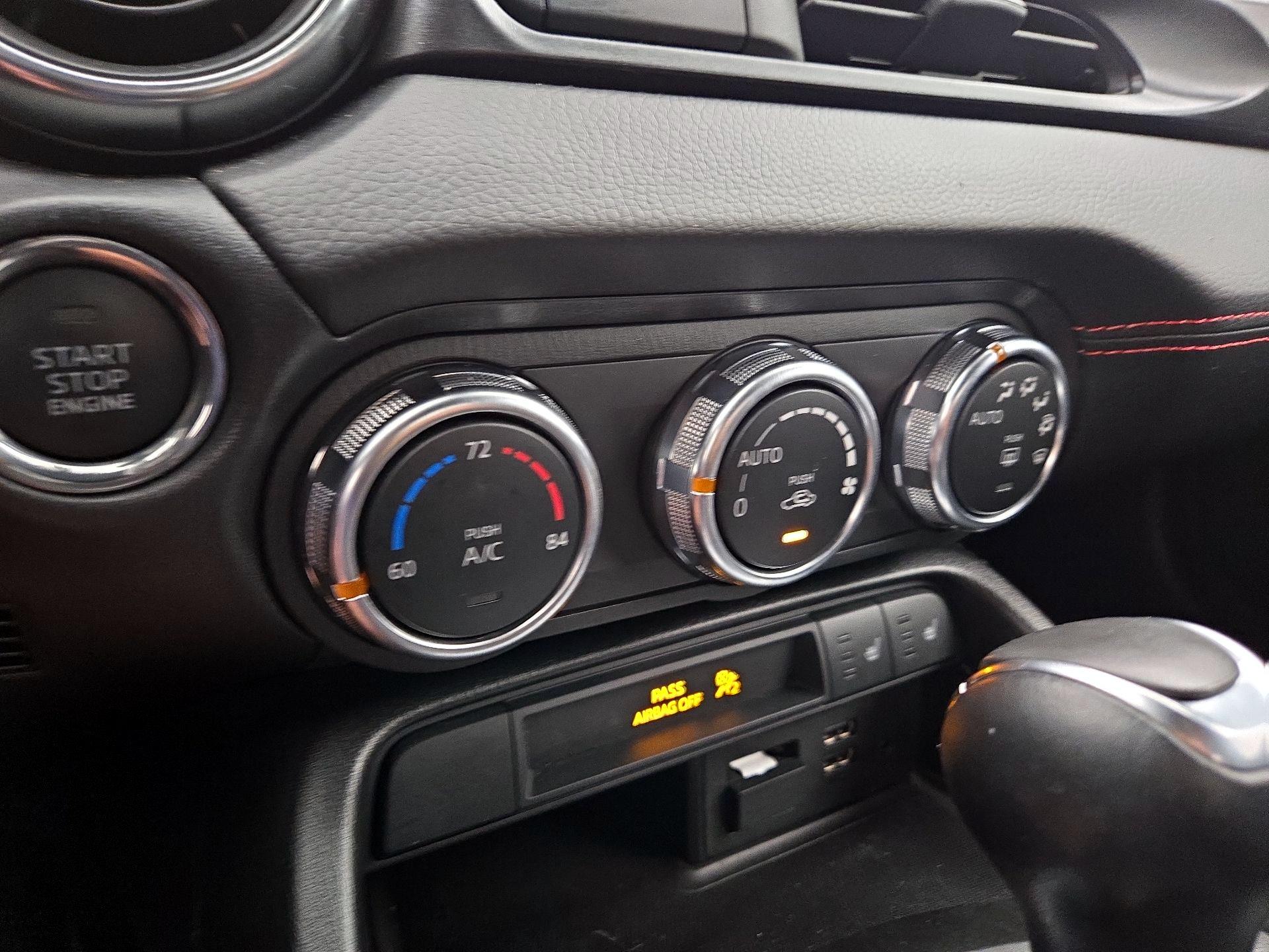 Thumbnail: 2018 Fiat 124 Spider - 16