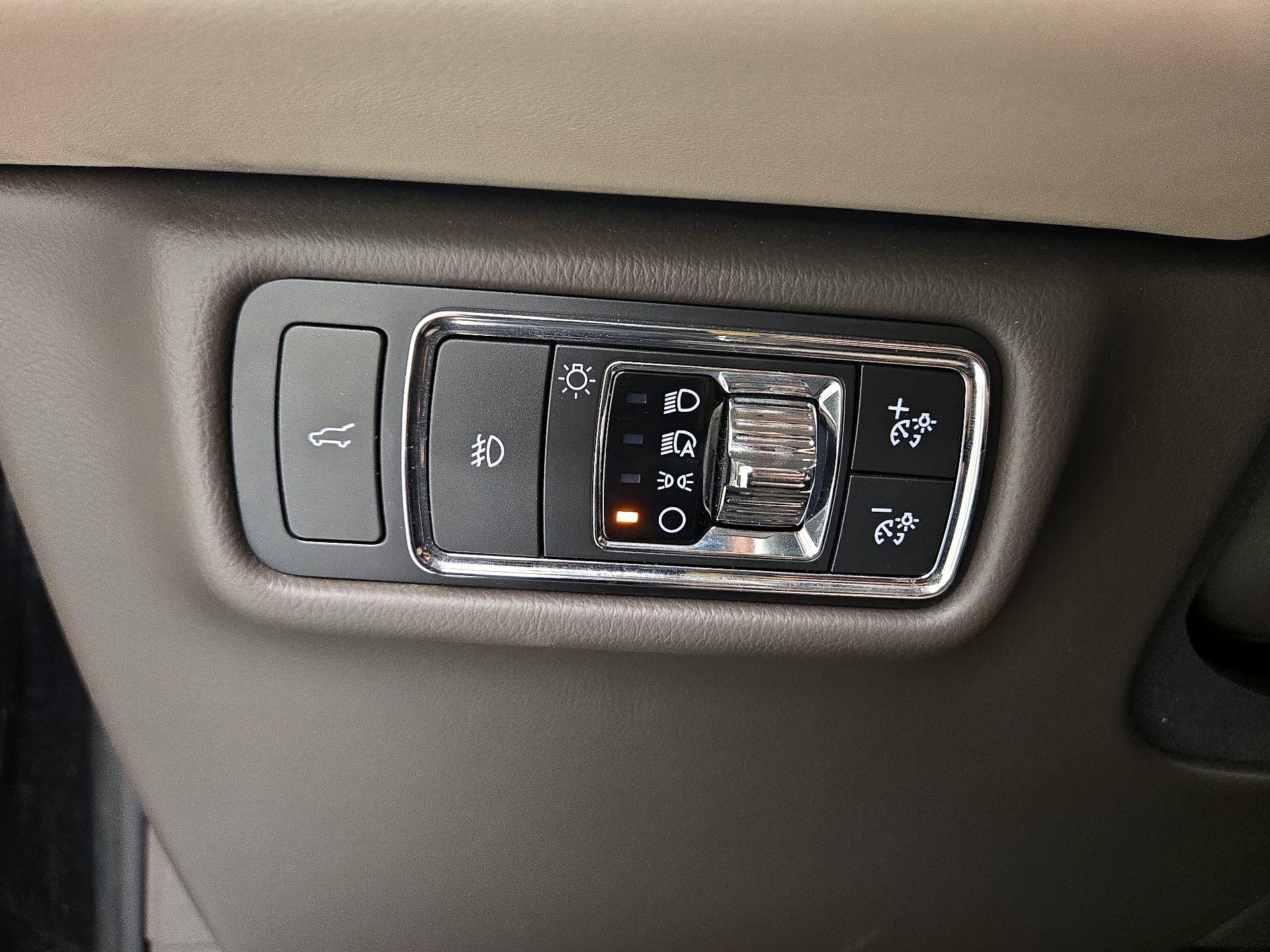 Thumbnail: 2020 Lincoln Aviator - 13