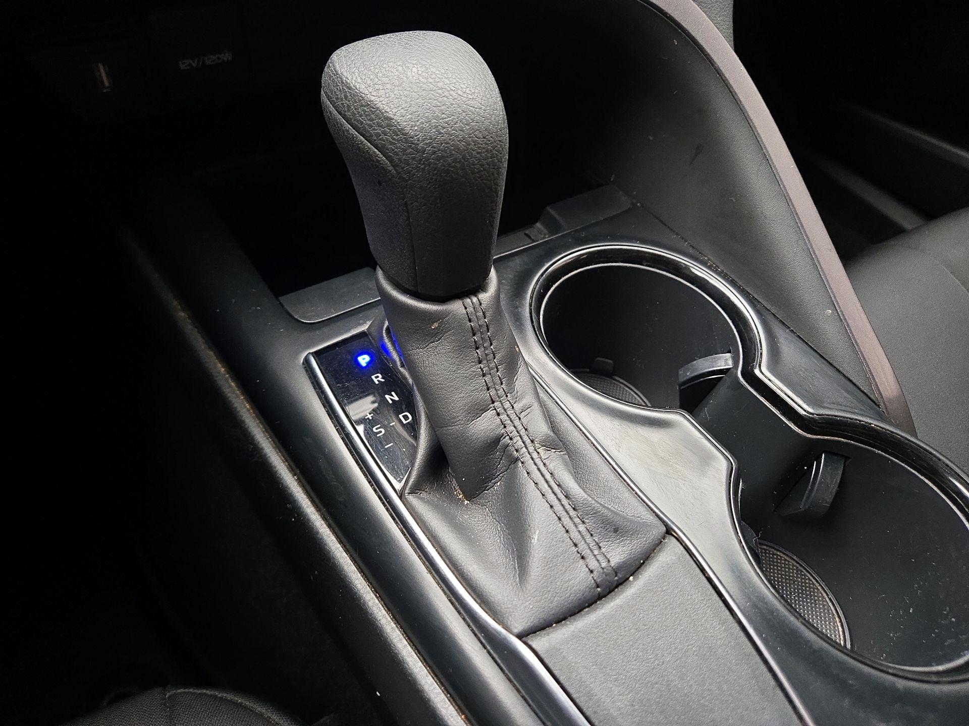 Thumbnail: 2019 Toyota Camry - 17