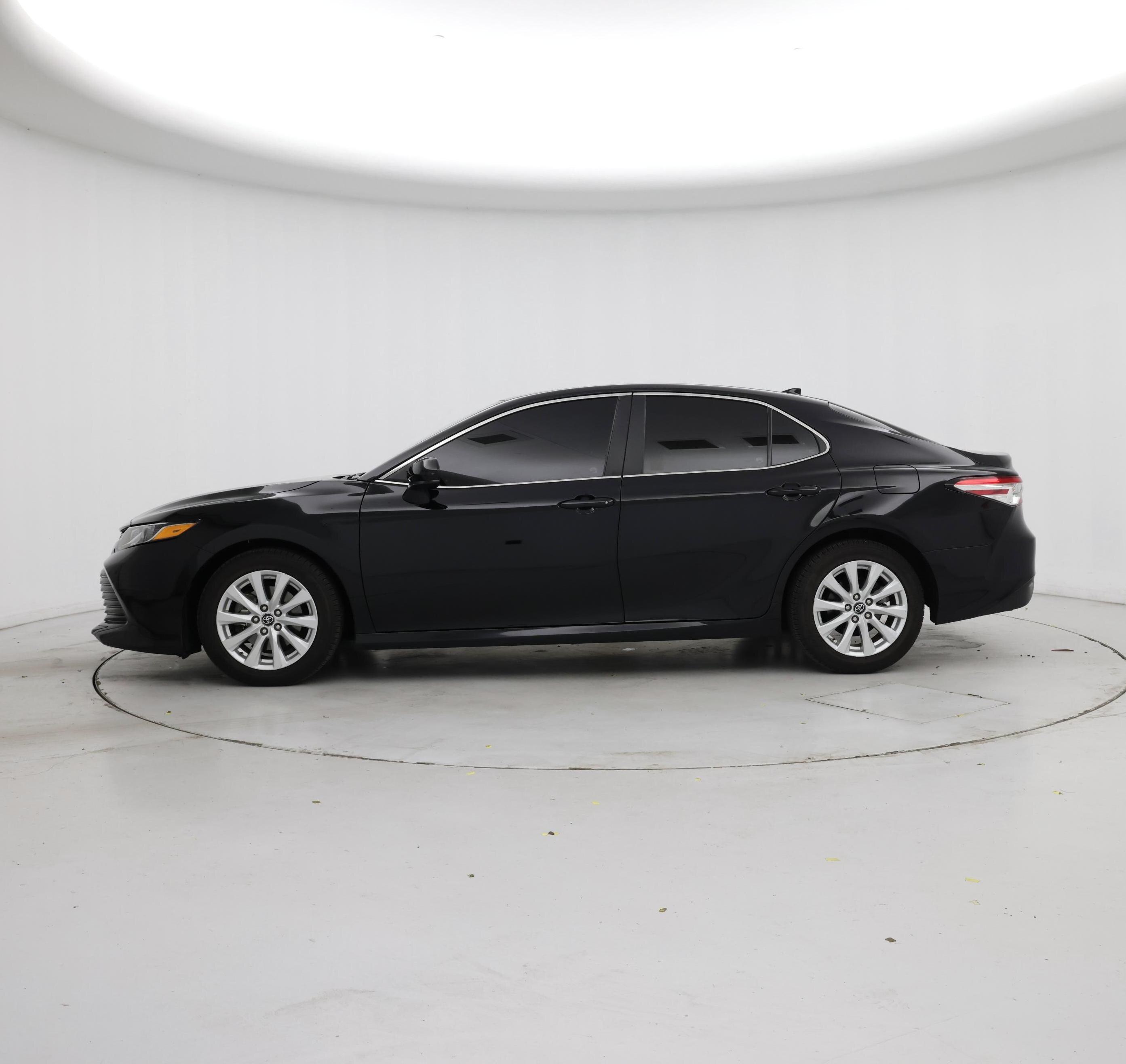 Thumbnail: 2019 Toyota Camry - 3