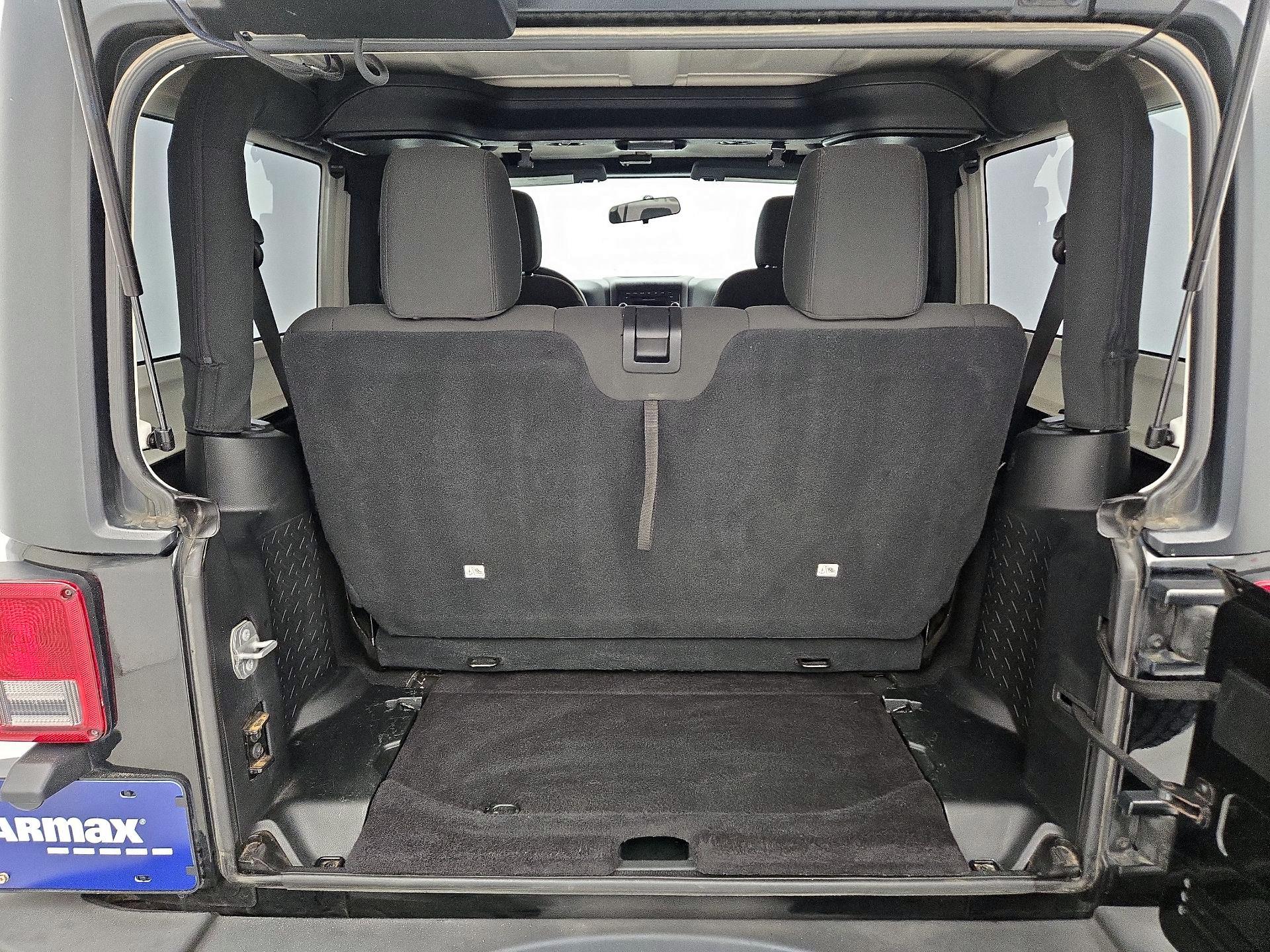 Thumbnail: 2016 Jeep Wrangler - 17