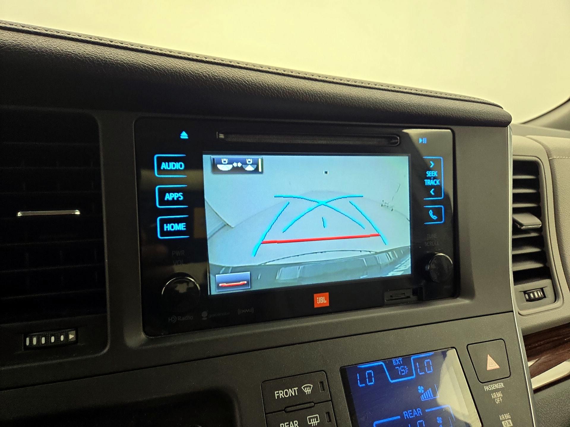 Thumbnail: 2016 Toyota Sienna - 14